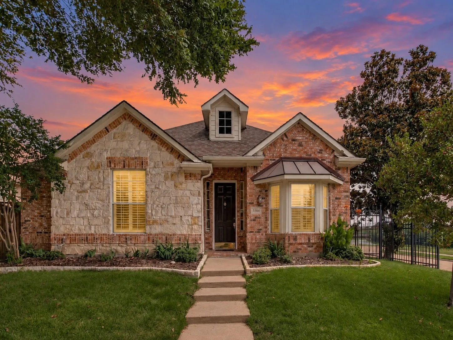 Single Family Residence For Sale in Collin County , 3500 Christopher Lane, Richardson, Texas 75082, 3 Bedroom, 2 Bathroom, 2 Garage spaces, 2,318 Sqft, built in 1998, mls#21292687, Real Estate Agent in Richardson, Homes For Sale in Collin county, Homes For Sale in Richardson, Realtor in Richardson Texas, Real Estate Brokerage Independent Realty Texas, Luminita Cordes Realtor