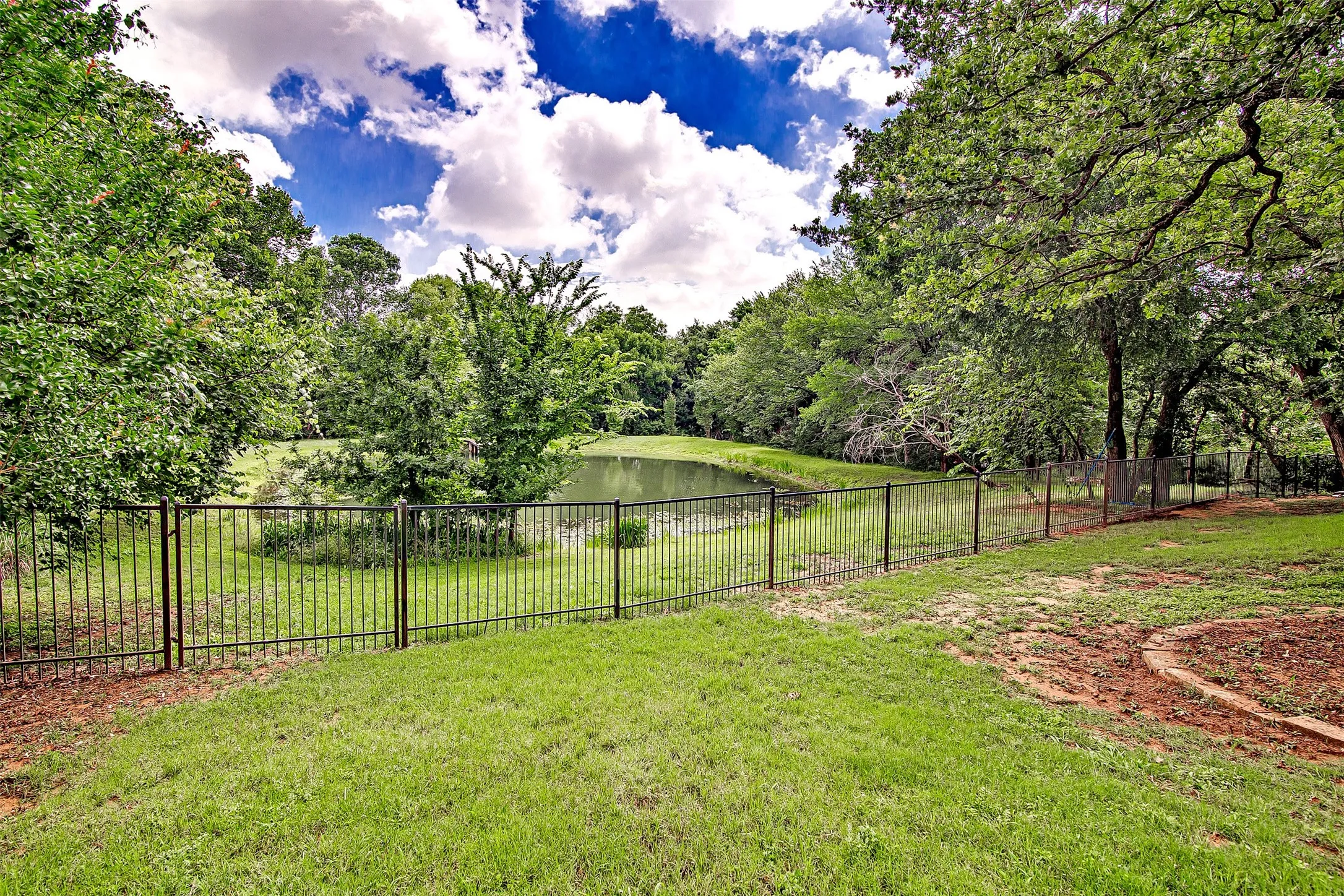 Single Family Residence For Sale in Tarrant County , 2008 Cains Lane, Mansfield, Texas 76063, 4 Bedroom, 3 Bathroom, 2 Garage spaces, 3,288 Sqft, built in 1997, mls#21292615, Real Estate Agent in Mansfield, Homes For Sale in Tarrant county, Homes For Sale in Mansfield, Realtor in Mansfield Texas, Real Estate Brokerage Independent Realty Texas, Luminita Cordes Realtor