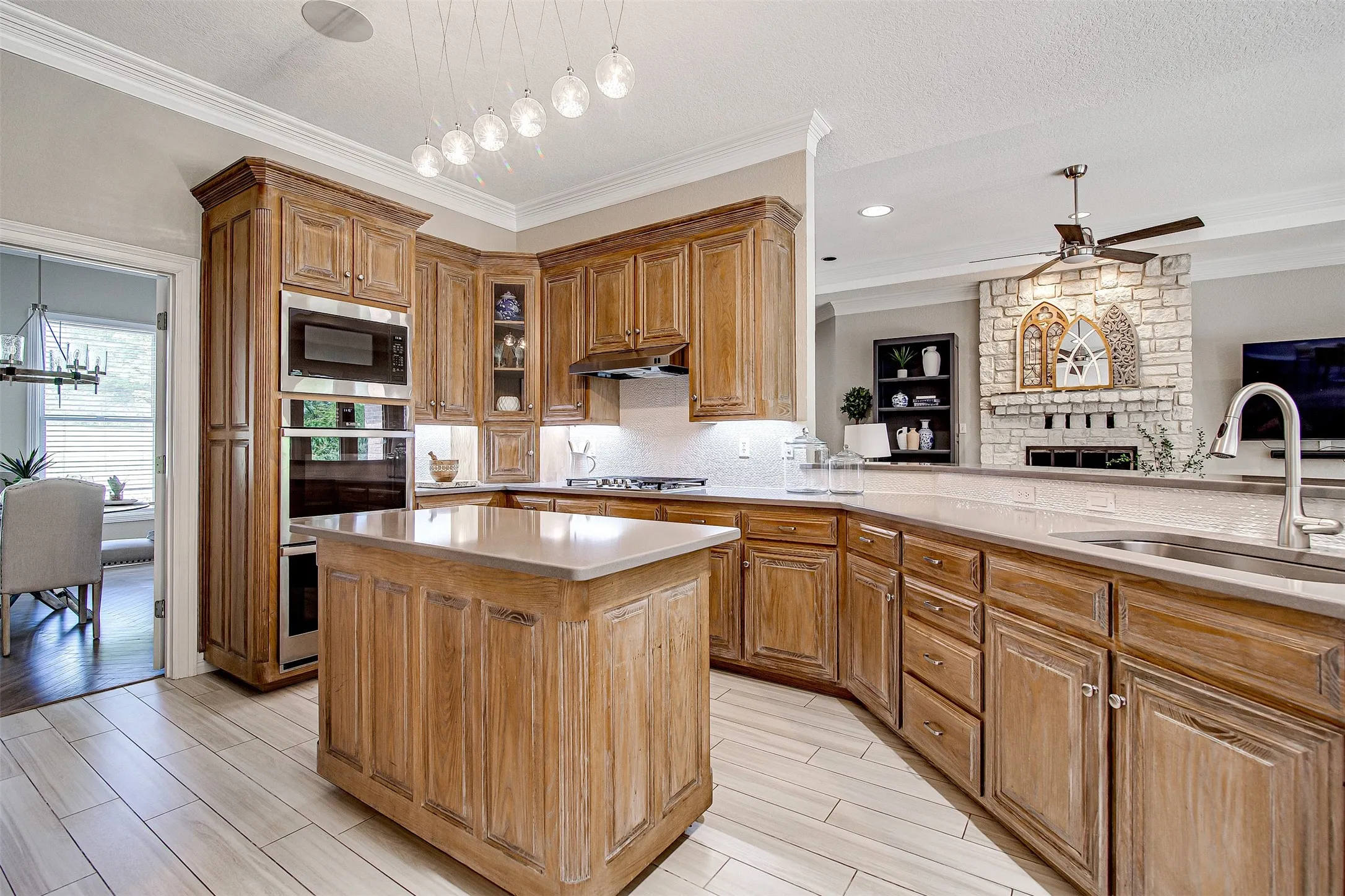 Single Family Residence For Sale in Tarrant County , 2008 Cains Lane, Mansfield, Texas 76063, 4 Bedroom, 3 Bathroom, 2 Garage spaces, 3,288 Sqft, built in 1997, mls#21292615, Real Estate Agent in Mansfield, Homes For Sale in Tarrant county, Homes For Sale in Mansfield, Realtor in Mansfield Texas, Real Estate Brokerage Independent Realty Texas, Luminita Cordes Realtor