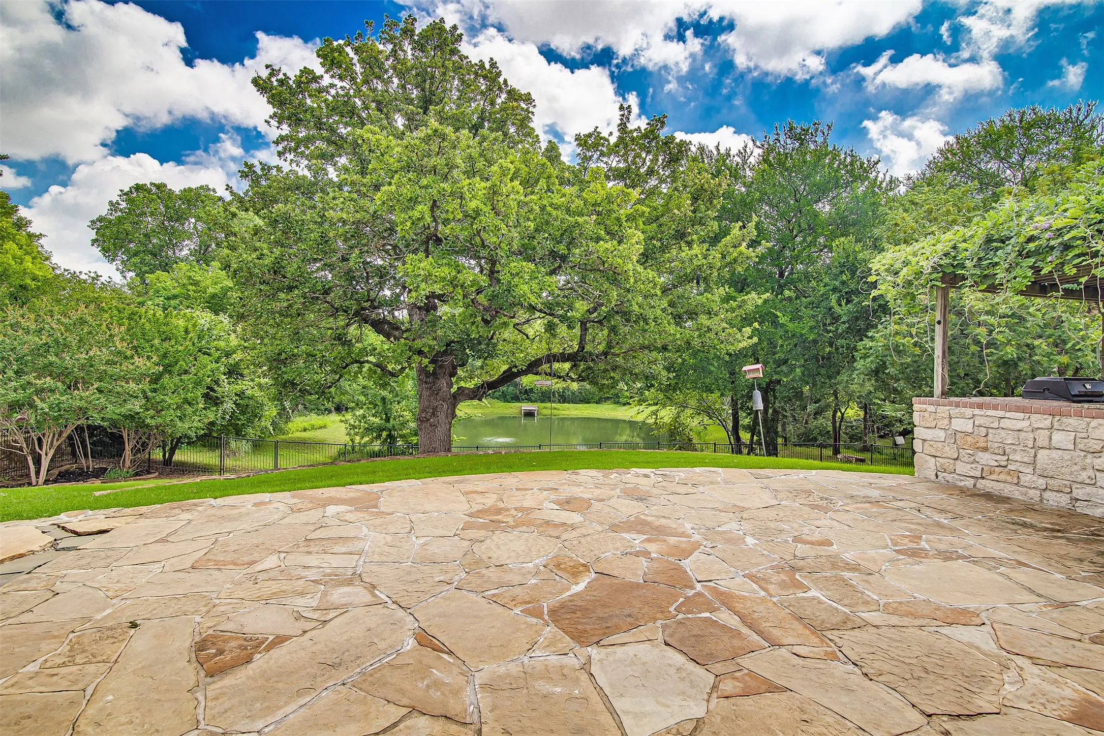 Single Family Residence For Sale in Tarrant County , 2008 Cains Lane, Mansfield, Texas 76063, 4 Bedroom, 3 Bathroom, 2 Garage spaces, 3,288 Sqft, built in 1997, mls#21292615, Real Estate Agent in Mansfield, Homes For Sale in Tarrant county, Homes For Sale in Mansfield, Realtor in Mansfield Texas, Real Estate Brokerage Independent Realty Texas, Luminita Cordes Realtor