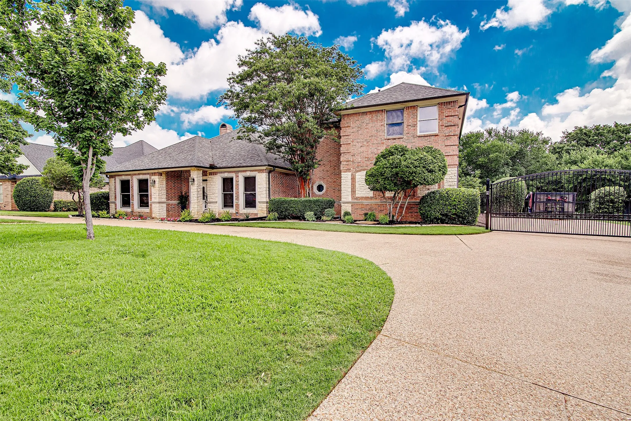 Single Family Residence For Sale in Tarrant County , 2008 Cains Lane, Mansfield, Texas 76063, 4 Bedroom, 3 Bathroom, 2 Garage spaces, 3,288 Sqft, built in 1997, mls#21292615, Real Estate Agent in Mansfield, Homes For Sale in Tarrant county, Homes For Sale in Mansfield, Realtor in Mansfield Texas, Real Estate Brokerage Independent Realty Texas, Luminita Cordes Realtor