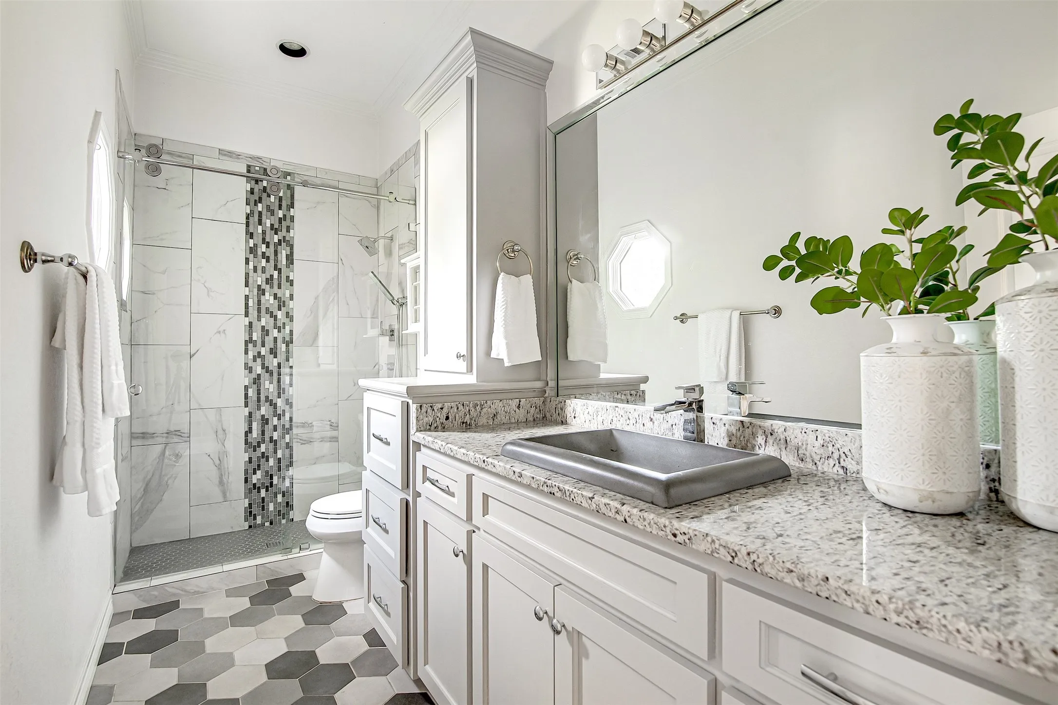 2nd Full Bathroom