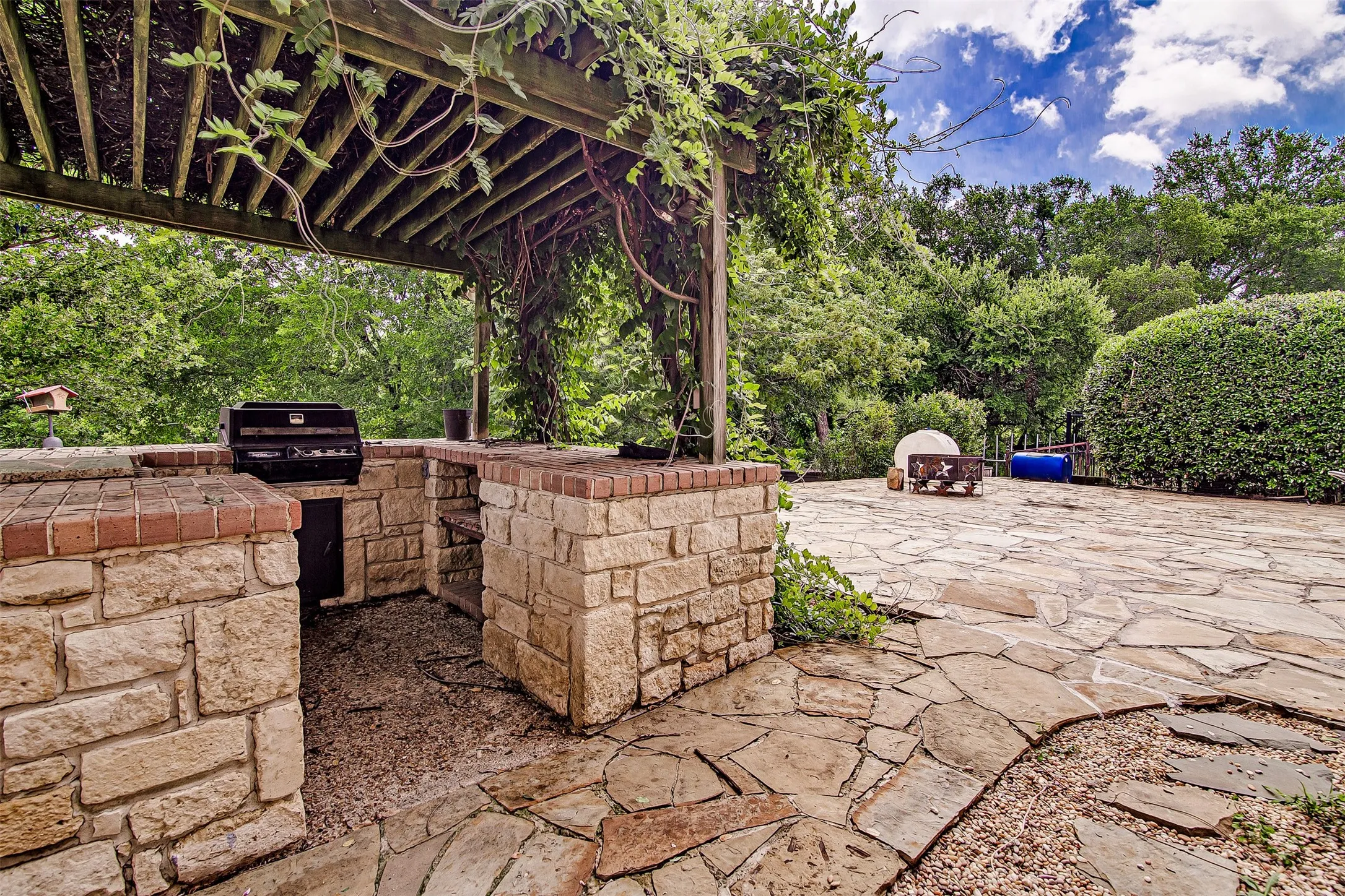 Single Family Residence For Sale in Tarrant County , 2008 Cains Lane, Mansfield, Texas 76063, 4 Bedroom, 3 Bathroom, 2 Garage spaces, 3,288 Sqft, built in 1997, mls#21292615, Real Estate Agent in Mansfield, Homes For Sale in Tarrant county, Homes For Sale in Mansfield, Realtor in Mansfield Texas, Real Estate Brokerage Independent Realty Texas, Luminita Cordes Realtor