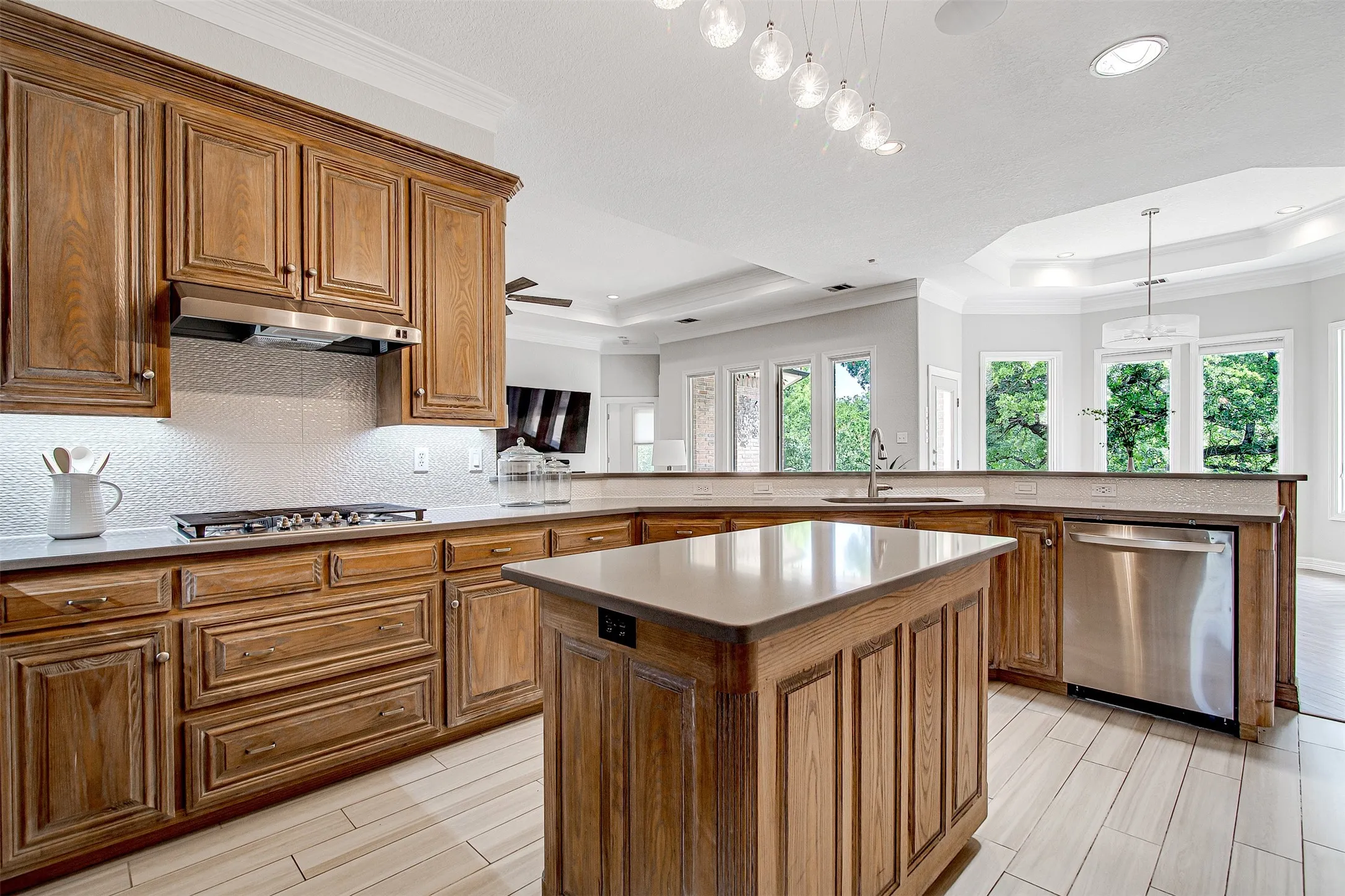Single Family Residence For Sale in Tarrant County , 2008 Cains Lane, Mansfield, Texas 76063, 4 Bedroom, 3 Bathroom, 2 Garage spaces, 3,288 Sqft, built in 1997, mls#21292615, Real Estate Agent in Mansfield, Homes For Sale in Tarrant county, Homes For Sale in Mansfield, Realtor in Mansfield Texas, Real Estate Brokerage Independent Realty Texas, Luminita Cordes Realtor