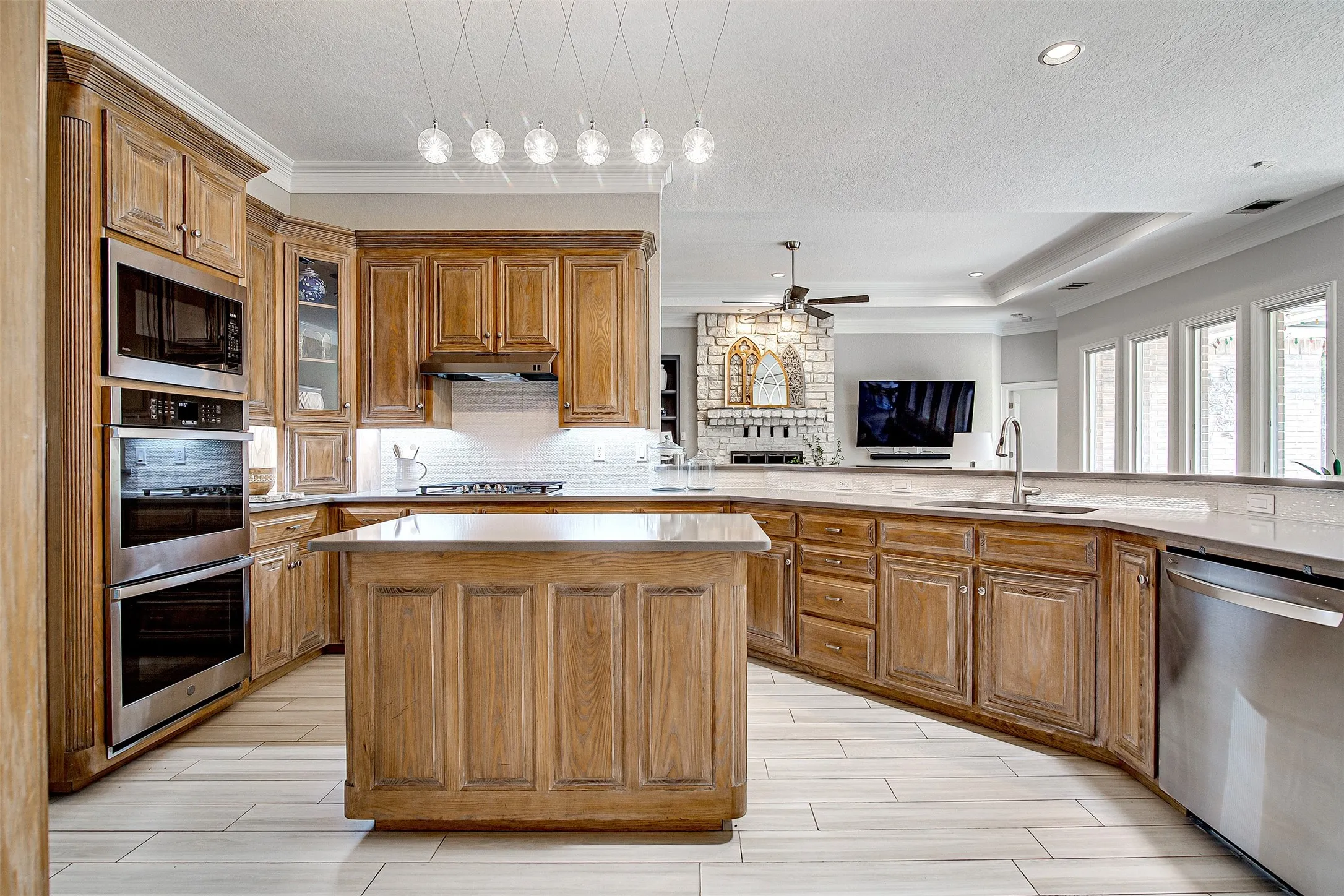 Single Family Residence For Sale in Tarrant County , 2008 Cains Lane, Mansfield, Texas 76063, 4 Bedroom, 3 Bathroom, 2 Garage spaces, 3,288 Sqft, built in 1997, mls#21292615, Real Estate Agent in Mansfield, Homes For Sale in Tarrant county, Homes For Sale in Mansfield, Realtor in Mansfield Texas, Real Estate Brokerage Independent Realty Texas, Luminita Cordes Realtor