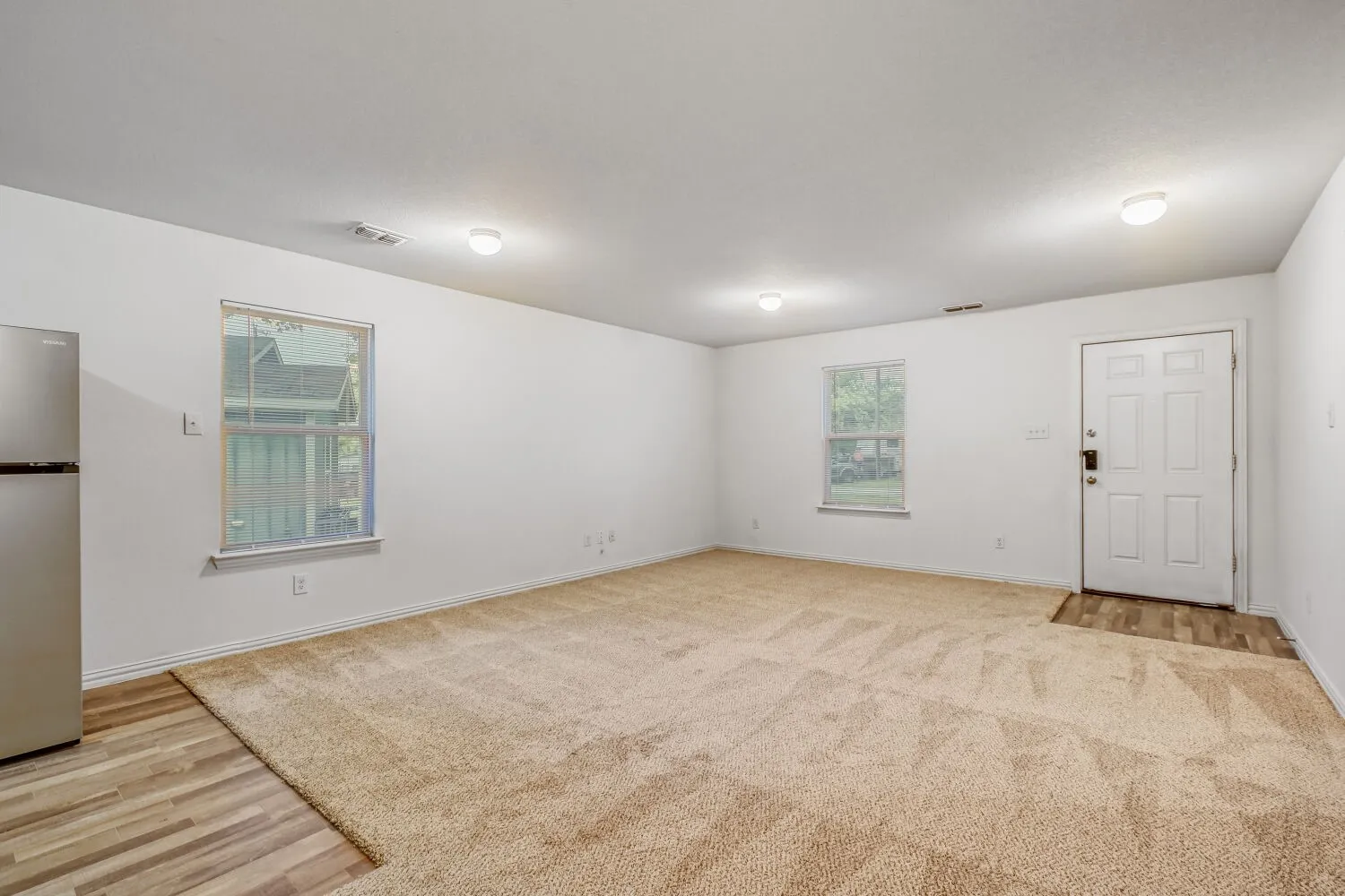 Single Family Residence For Sale in Tarrant County , 1881 Glenda Court, Pelican Bay, Texas 76020, 3 Bedroom, 1 Bathroom, Garage spaces, 1,027 Sqft, built in 2019, mls#21292704, Real Estate Agent in Pelican Bay, Homes For Sale in Tarrant county, Homes For Sale in Pelican Bay, Realtor in Pelican Bay Texas, Real Estate Brokerage Independent Realty Texas, Luminita Cordes Realtor