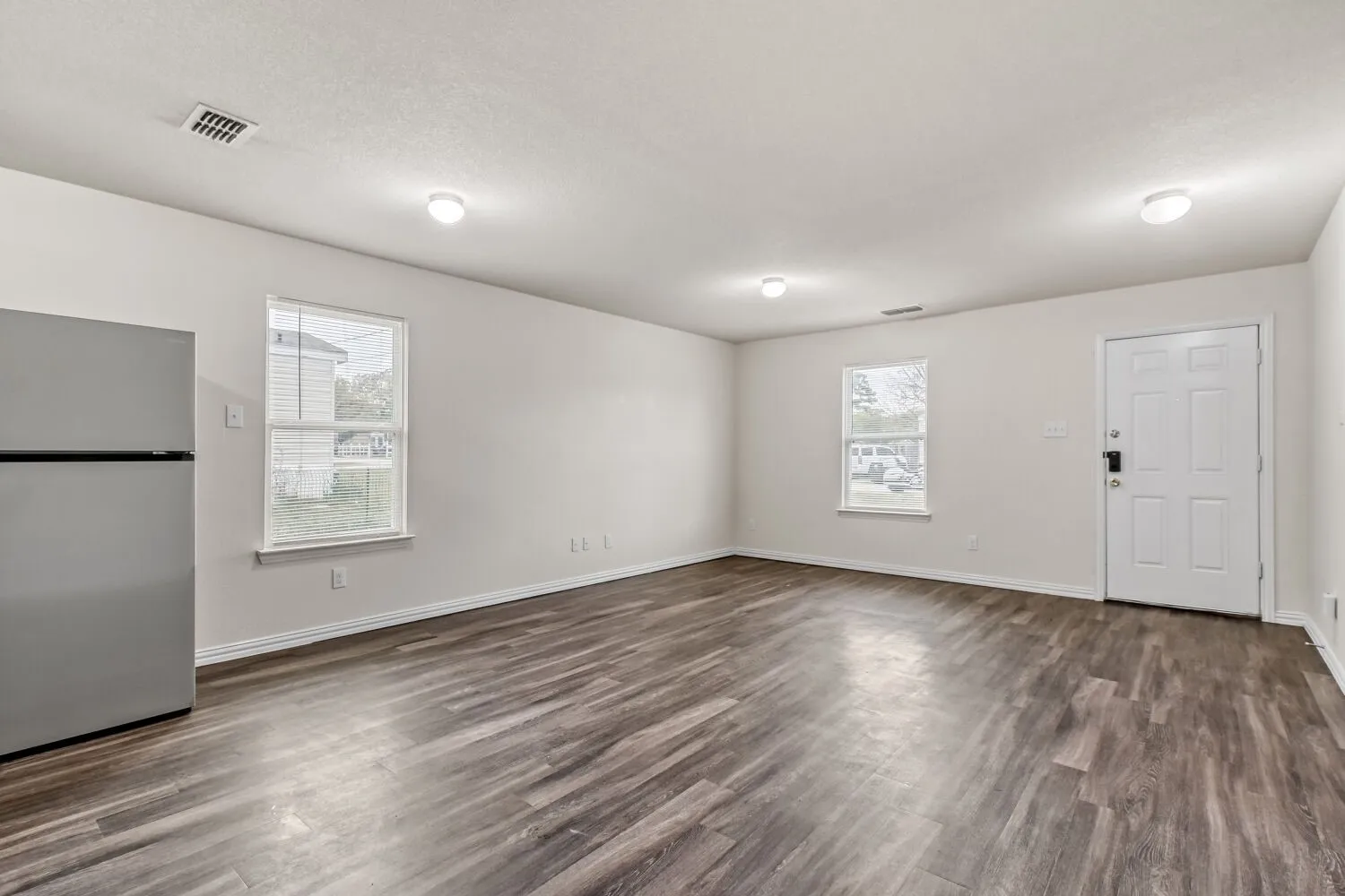 Single Family Residence For Sale in Tarrant County , 1618 Gale Drive, Pelican Bay, Texas 76020, 3 Bedroom, 1 Bathroom, Garage spaces, 1,036 Sqft, built in 2019, mls#21292715, Real Estate Agent in Pelican Bay, Homes For Sale in Tarrant county, Homes For Sale in Pelican Bay, Realtor in Pelican Bay Texas, Real Estate Brokerage Independent Realty Texas, Luminita Cordes Realtor