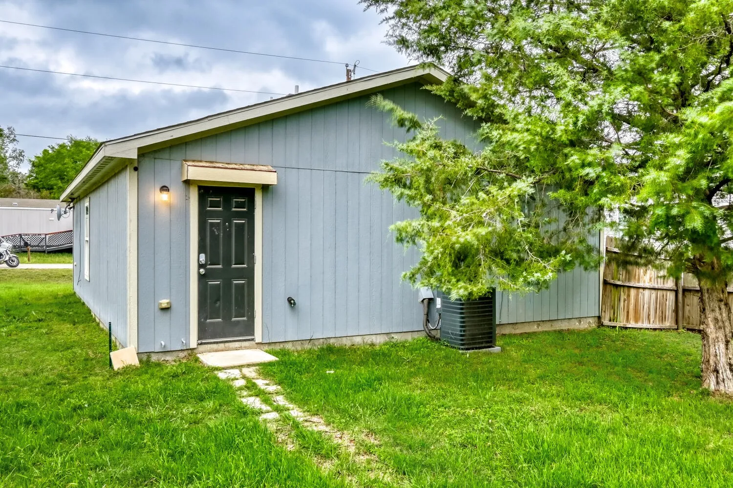 Single Family Residence For Sale in Tarrant County , 1618 Gale Drive, Pelican Bay, Texas 76020, 3 Bedroom, 1 Bathroom, Garage spaces, 1,036 Sqft, built in 2019, mls#21292715, Real Estate Agent in Pelican Bay, Homes For Sale in Tarrant county, Homes For Sale in Pelican Bay, Realtor in Pelican Bay Texas, Real Estate Brokerage Independent Realty Texas, Luminita Cordes Realtor