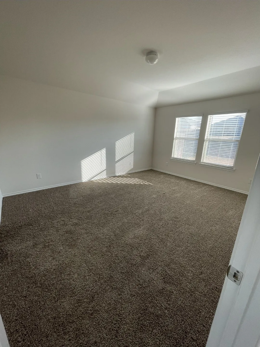 Single Family Residence For Sale in Denton County , 708 English Drive, Aubrey, Texas 76227, 4 Bedroom, 2 Bathroom, 2 Garage spaces, 1,836 Sqft, built in 2020, mls#21285948, Real Estate Agent in Aubrey, Homes For Sale in Denton county, Homes For Sale in Aubrey, Realtor in Aubrey Texas, Real Estate Brokerage Independent Realty Texas, Luminita Cordes Realtor