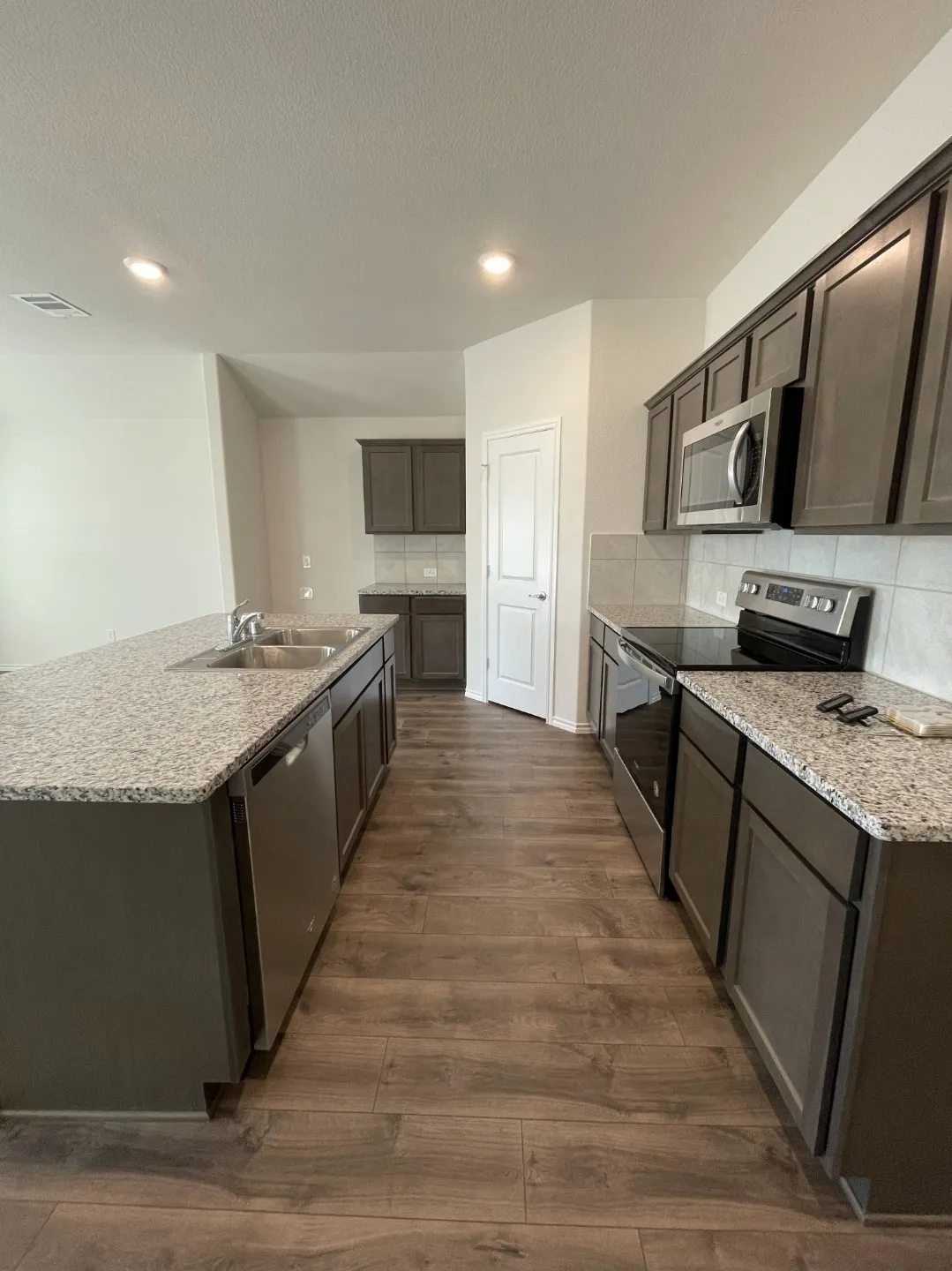 Single Family Residence For Sale in Denton County , 708 English Drive, Aubrey, Texas 76227, 4 Bedroom, 2 Bathroom, 2 Garage spaces, 1,836 Sqft, built in 2020, mls#21285948, Real Estate Agent in Aubrey, Homes For Sale in Denton county, Homes For Sale in Aubrey, Realtor in Aubrey Texas, Real Estate Brokerage Independent Realty Texas, Luminita Cordes Realtor