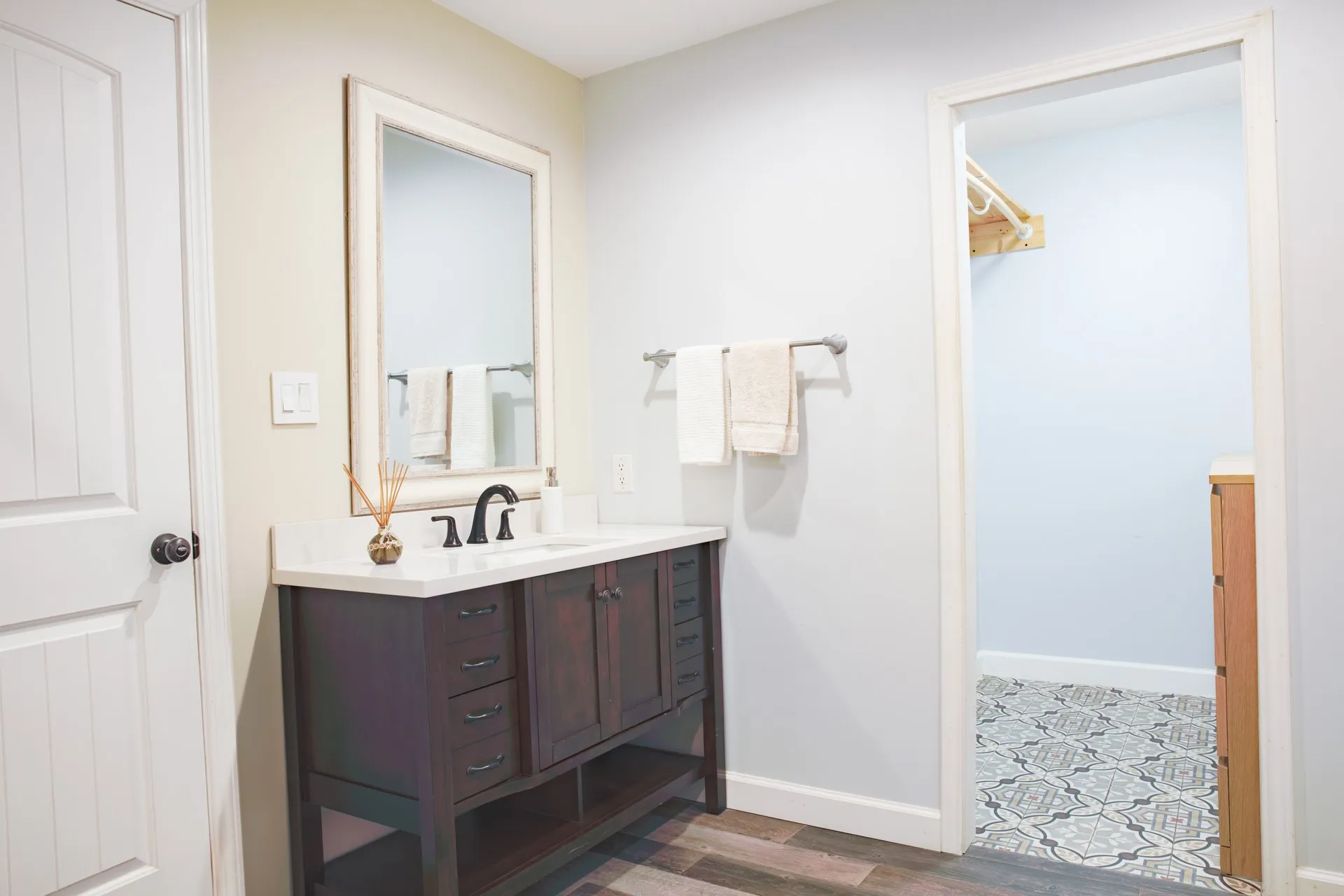 Single Family Residence For Sale in Tarrant County , 609 Hillside Road, Colleyville, Texas 76034, 4 Bedroom, 3 Bathroom, 2 Garage spaces, 2,133 Sqft, built in 1969, mls#21292626, Real Estate Agent in Colleyville, Homes For Sale in Tarrant county, Homes For Sale in Colleyville, Realtor in Colleyville Texas, Real Estate Brokerage Independent Realty Texas, Luminita Cordes Realtor
