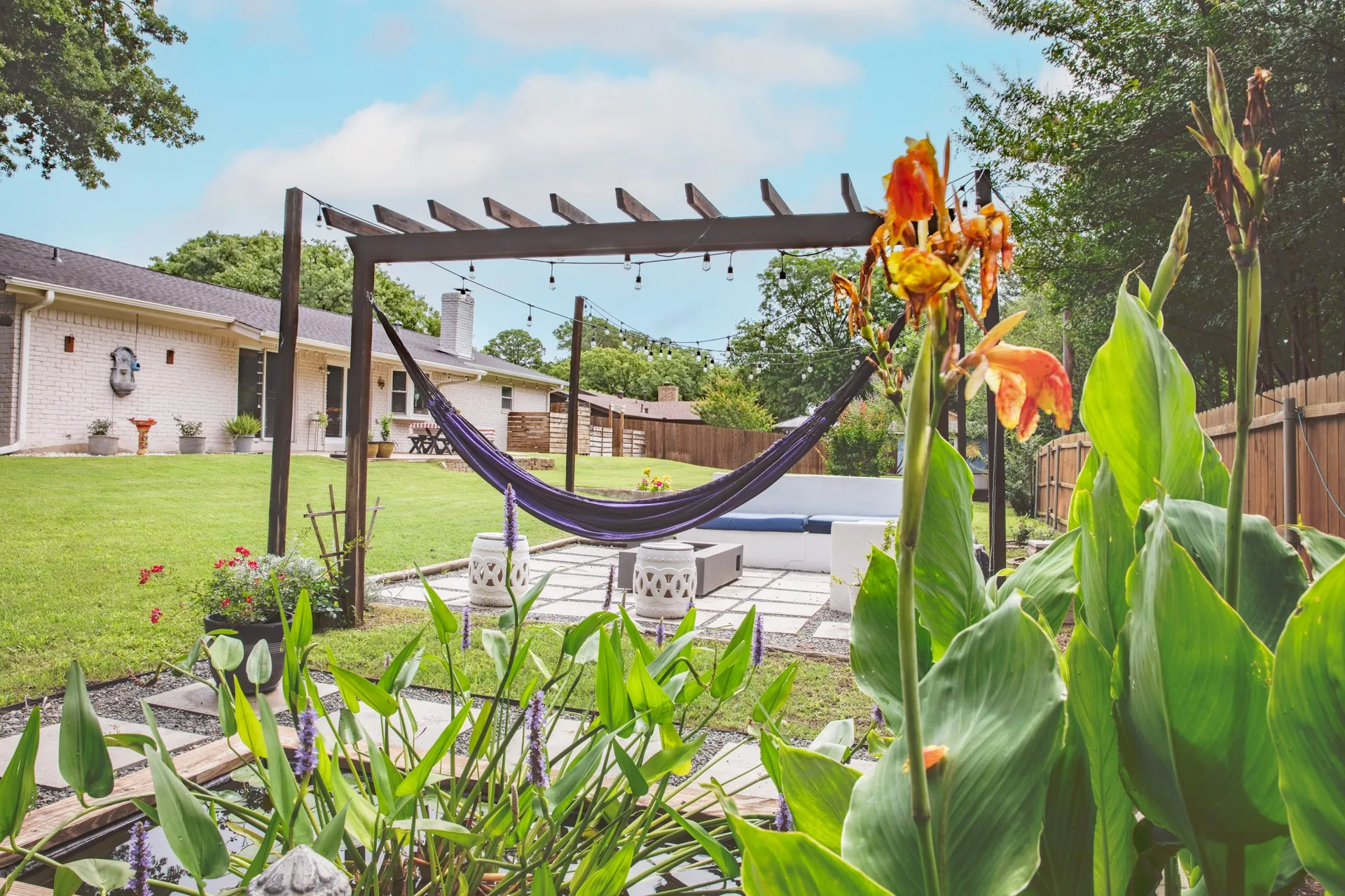 Single Family Residence For Sale in Tarrant County , 609 Hillside Road, Colleyville, Texas 76034, 4 Bedroom, 3 Bathroom, 2 Garage spaces, 2,133 Sqft, built in 1969, mls#21292626, Real Estate Agent in Colleyville, Homes For Sale in Tarrant county, Homes For Sale in Colleyville, Realtor in Colleyville Texas, Real Estate Brokerage Independent Realty Texas, Luminita Cordes Realtor