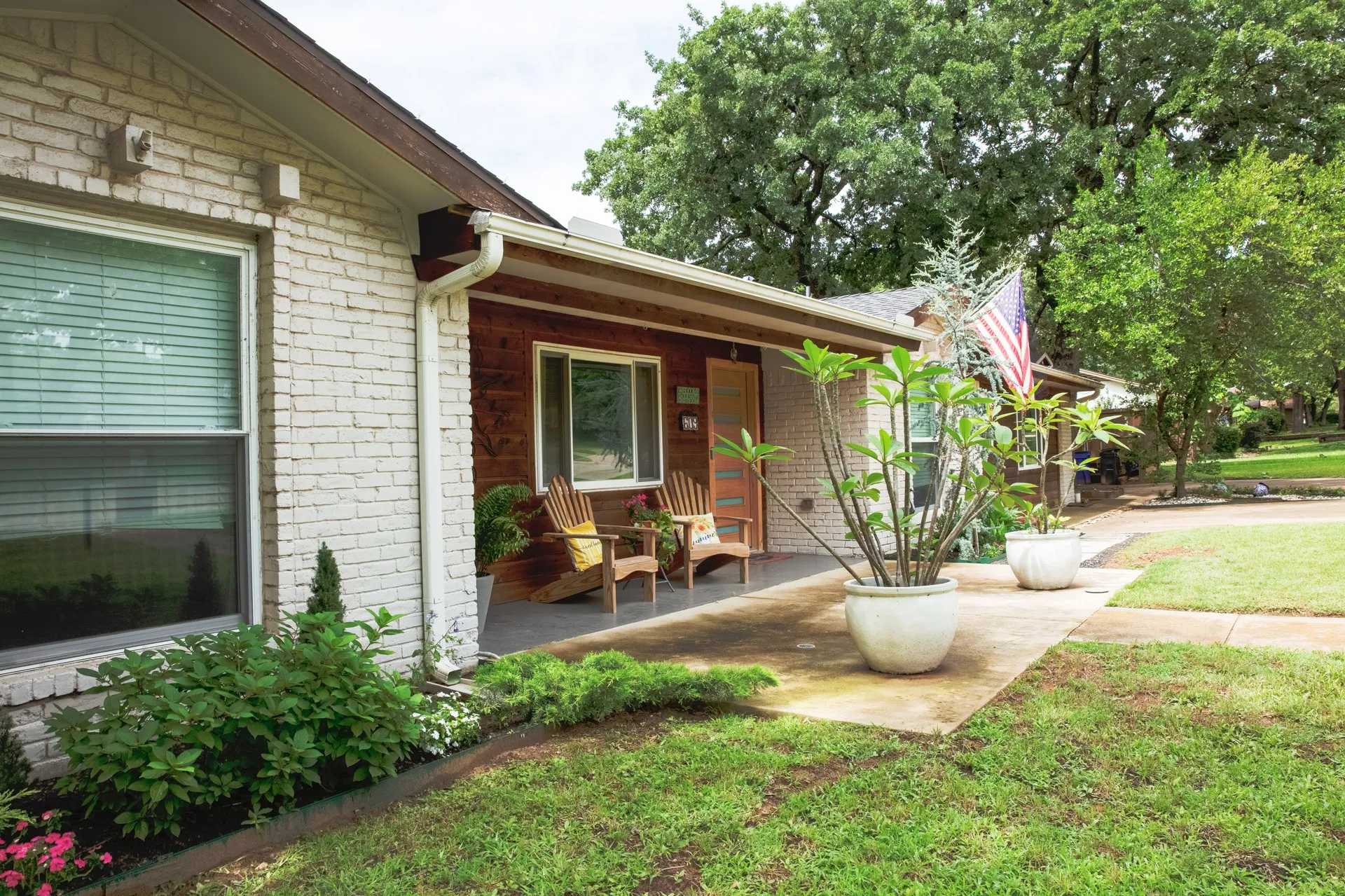 Single Family Residence For Sale in Tarrant County , 609 Hillside Road, Colleyville, Texas 76034, 4 Bedroom, 3 Bathroom, 2 Garage spaces, 2,133 Sqft, built in 1969, mls#21292626, Real Estate Agent in Colleyville, Homes For Sale in Tarrant county, Homes For Sale in Colleyville, Realtor in Colleyville Texas, Real Estate Brokerage Independent Realty Texas, Luminita Cordes Realtor