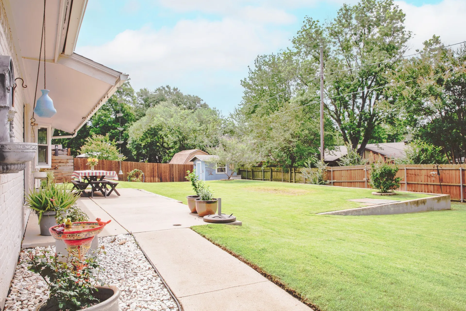 Single Family Residence For Sale in Tarrant County , 609 Hillside Road, Colleyville, Texas 76034, 4 Bedroom, 3 Bathroom, 2 Garage spaces, 2,133 Sqft, built in 1969, mls#21292626, Real Estate Agent in Colleyville, Homes For Sale in Tarrant county, Homes For Sale in Colleyville, Realtor in Colleyville Texas, Real Estate Brokerage Independent Realty Texas, Luminita Cordes Realtor