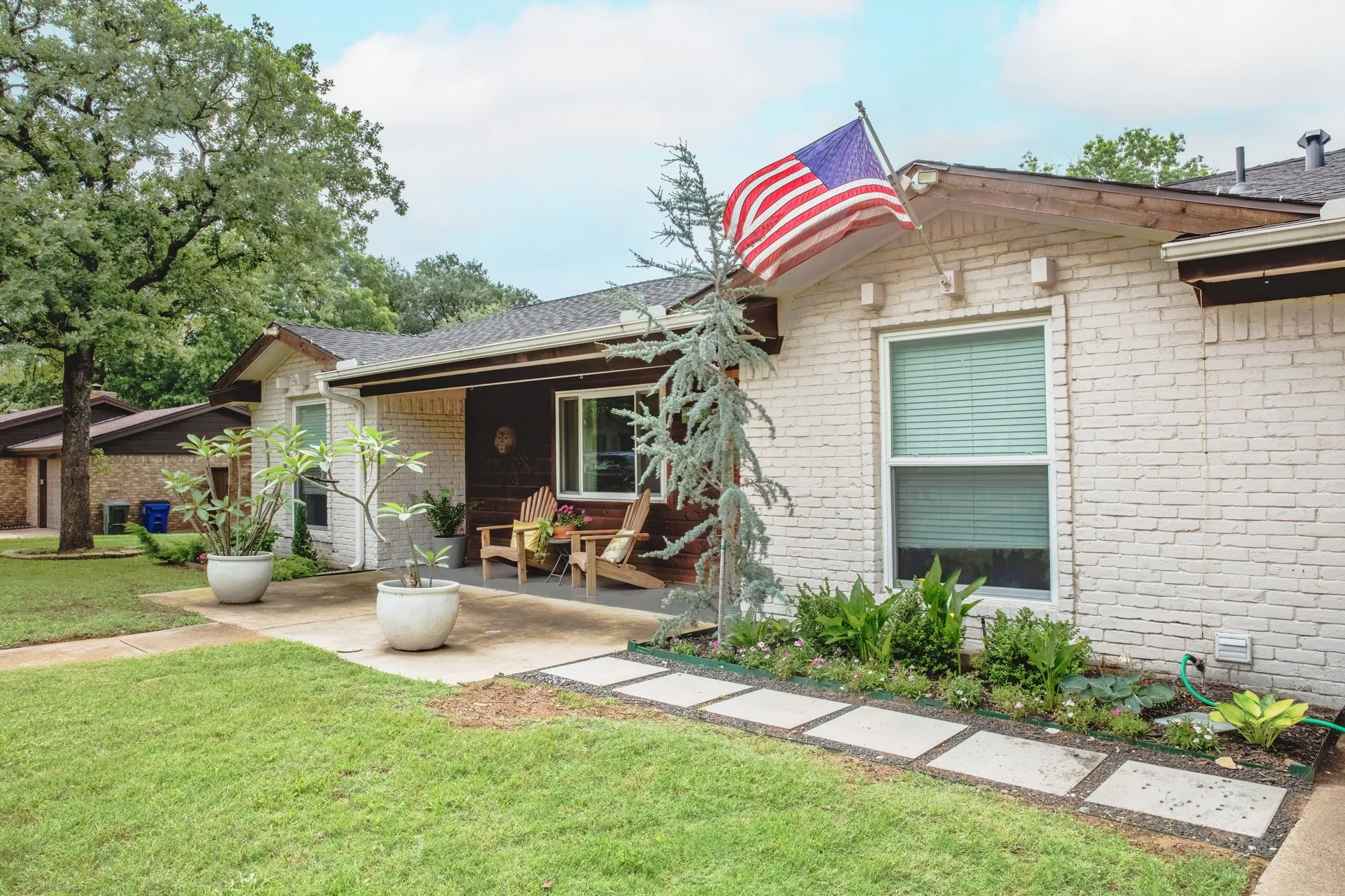 Single Family Residence For Sale in Tarrant County , 609 Hillside Road, Colleyville, Texas 76034, 4 Bedroom, 3 Bathroom, 2 Garage spaces, 2,133 Sqft, built in 1969, mls#21292626, Real Estate Agent in Colleyville, Homes For Sale in Tarrant county, Homes For Sale in Colleyville, Realtor in Colleyville Texas, Real Estate Brokerage Independent Realty Texas, Luminita Cordes Realtor