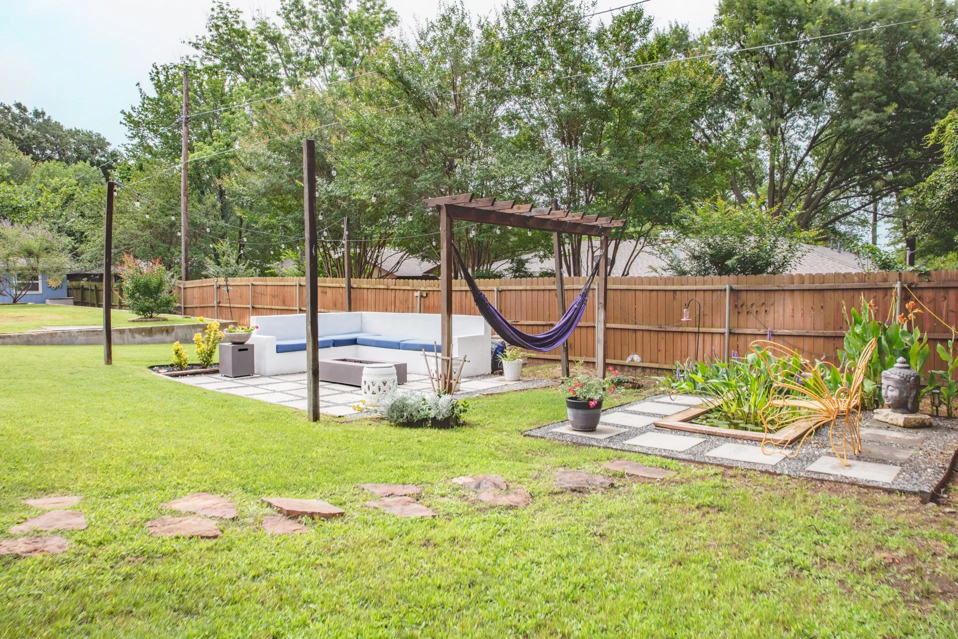 Single Family Residence For Sale in Tarrant County , 609 Hillside Road, Colleyville, Texas 76034, 4 Bedroom, 3 Bathroom, 2 Garage spaces, 2,133 Sqft, built in 1969, mls#21292626, Real Estate Agent in Colleyville, Homes For Sale in Tarrant county, Homes For Sale in Colleyville, Realtor in Colleyville Texas, Real Estate Brokerage Independent Realty Texas, Luminita Cordes Realtor