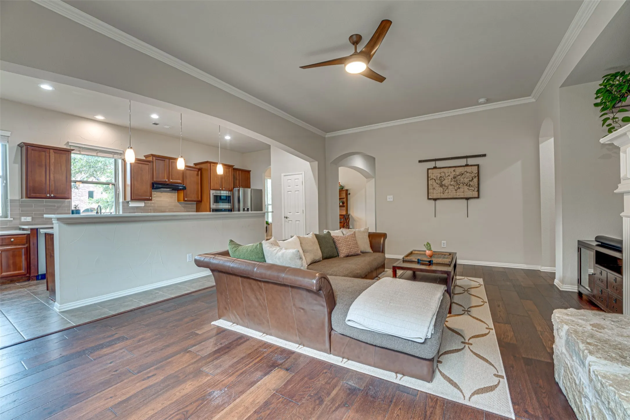 Single Family Residence For Sale in Rockwall County , 1351 Coastal Drive, Rockwall, Texas 75087, 4 Bedroom, 2 Bathroom, 2 Garage spaces, 2,211 Sqft, built in 2005, mls#21287675, Real Estate Agent in Rockwall, Homes For Sale in Rockwall county, Homes For Sale in Rockwall, Realtor in Rockwall Texas, Real Estate Brokerage Independent Realty Texas, Luminita Cordes Realtor