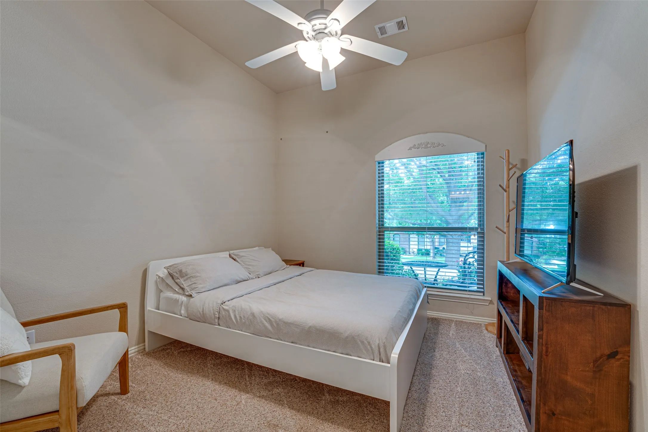 Single Family Residence For Sale in Rockwall County , 1351 Coastal Drive, Rockwall, Texas 75087, 4 Bedroom, 2 Bathroom, 2 Garage spaces, 2,211 Sqft, built in 2005, mls#21287675, Real Estate Agent in Rockwall, Homes For Sale in Rockwall county, Homes For Sale in Rockwall, Realtor in Rockwall Texas, Real Estate Brokerage Independent Realty Texas, Luminita Cordes Realtor