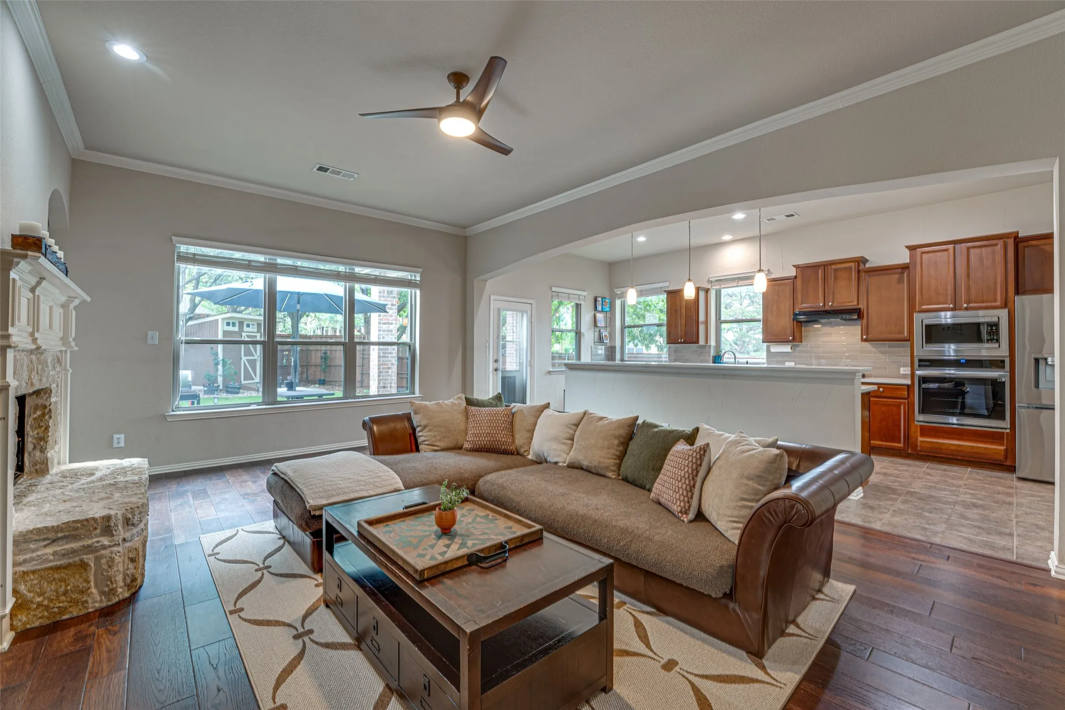Single Family Residence For Sale in Rockwall County , 1351 Coastal Drive, Rockwall, Texas 75087, 4 Bedroom, 2 Bathroom, 2 Garage spaces, 2,211 Sqft, built in 2005, mls#21287675, Real Estate Agent in Rockwall, Homes For Sale in Rockwall county, Homes For Sale in Rockwall, Realtor in Rockwall Texas, Real Estate Brokerage Independent Realty Texas, Luminita Cordes Realtor