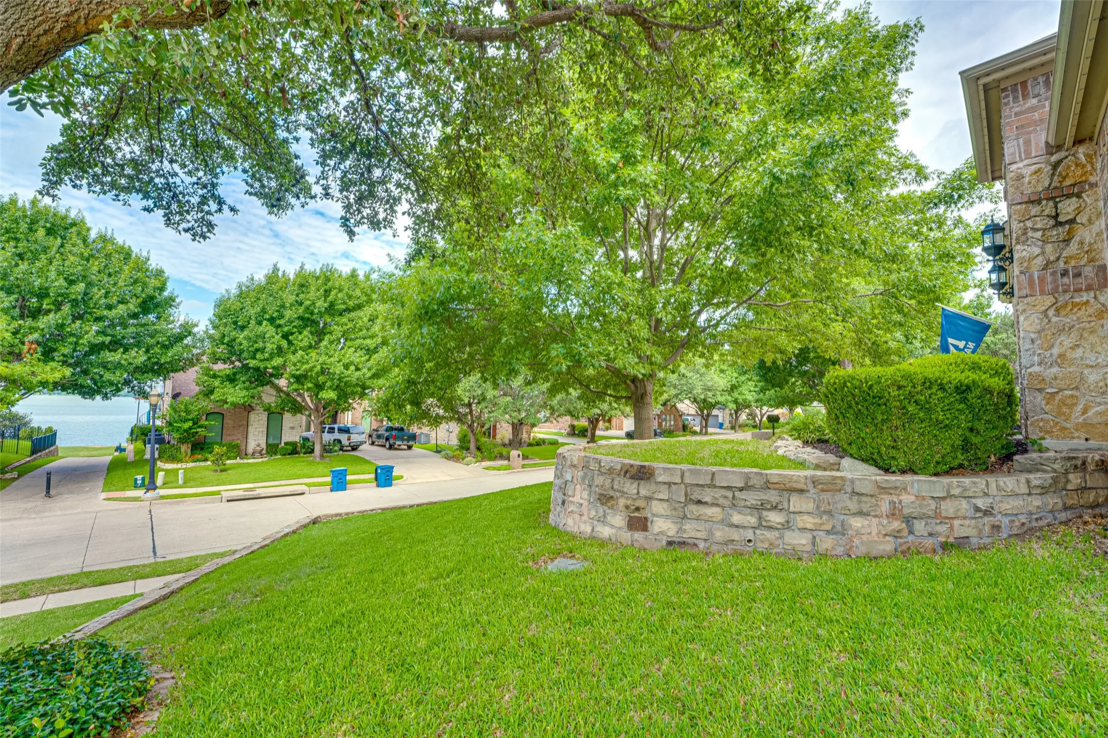 Single Family Residence For Sale in Rockwall County , 1351 Coastal Drive, Rockwall, Texas 75087, 4 Bedroom, 2 Bathroom, 2 Garage spaces, 2,211 Sqft, built in 2005, mls#21287675, Real Estate Agent in Rockwall, Homes For Sale in Rockwall county, Homes For Sale in Rockwall, Realtor in Rockwall Texas, Real Estate Brokerage Independent Realty Texas, Luminita Cordes Realtor