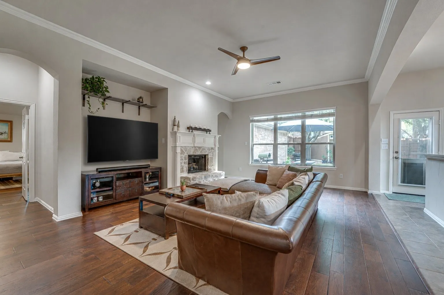 Single Family Residence For Sale in Rockwall County , 1351 Coastal Drive, Rockwall, Texas 75087, 4 Bedroom, 2 Bathroom, 2 Garage spaces, 2,211 Sqft, built in 2005, mls#21287675, Real Estate Agent in Rockwall, Homes For Sale in Rockwall county, Homes For Sale in Rockwall, Realtor in Rockwall Texas, Real Estate Brokerage Independent Realty Texas, Luminita Cordes Realtor