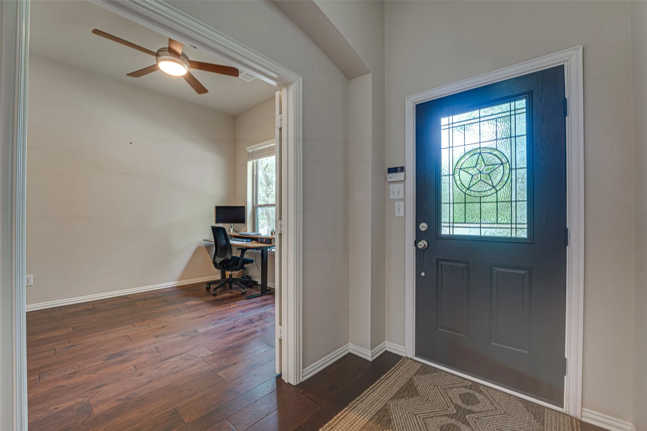 Single Family Residence For Sale in Rockwall County , 1351 Coastal Drive, Rockwall, Texas 75087, 4 Bedroom, 2 Bathroom, 2 Garage spaces, 2,211 Sqft, built in 2005, mls#21287675, Real Estate Agent in Rockwall, Homes For Sale in Rockwall county, Homes For Sale in Rockwall, Realtor in Rockwall Texas, Real Estate Brokerage Independent Realty Texas, Luminita Cordes Realtor