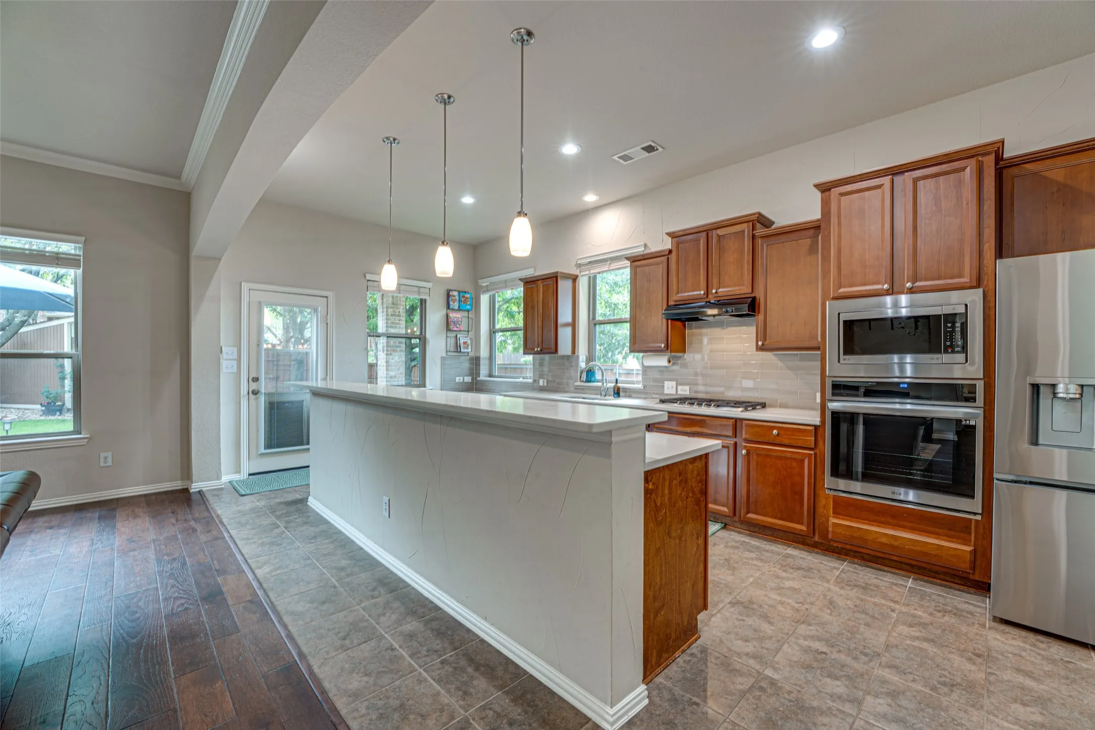 Single Family Residence For Sale in Rockwall County , 1351 Coastal Drive, Rockwall, Texas 75087, 4 Bedroom, 2 Bathroom, 2 Garage spaces, 2,211 Sqft, built in 2005, mls#21287675, Real Estate Agent in Rockwall, Homes For Sale in Rockwall county, Homes For Sale in Rockwall, Realtor in Rockwall Texas, Real Estate Brokerage Independent Realty Texas, Luminita Cordes Realtor