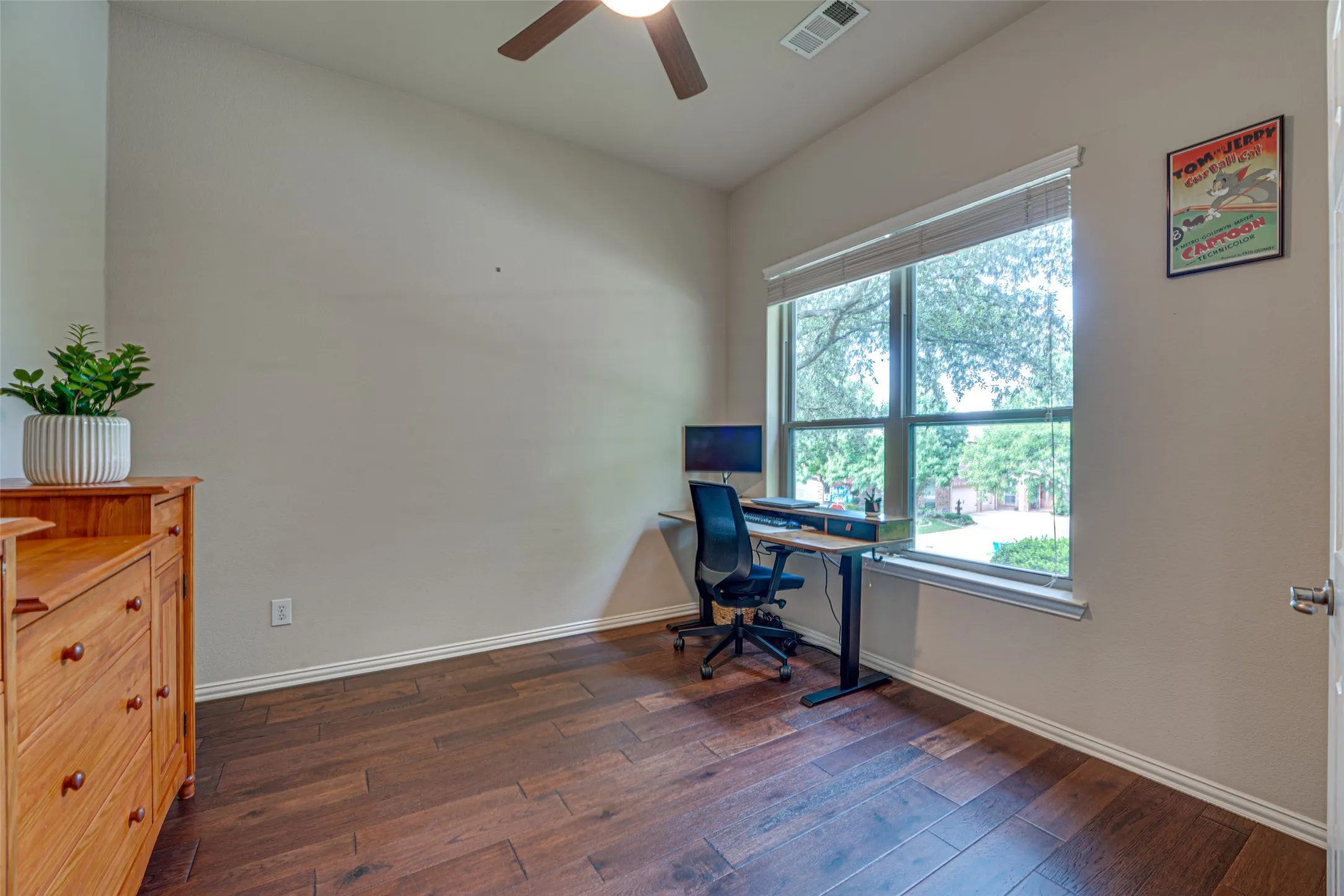 Single Family Residence For Sale in Rockwall County , 1351 Coastal Drive, Rockwall, Texas 75087, 4 Bedroom, 2 Bathroom, 2 Garage spaces, 2,211 Sqft, built in 2005, mls#21287675, Real Estate Agent in Rockwall, Homes For Sale in Rockwall county, Homes For Sale in Rockwall, Realtor in Rockwall Texas, Real Estate Brokerage Independent Realty Texas, Luminita Cordes Realtor