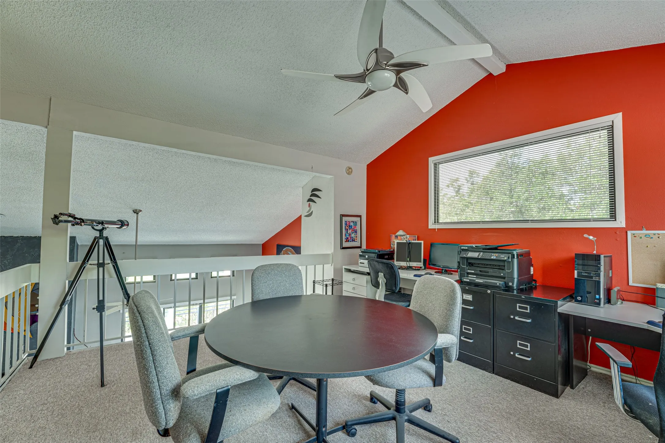 Townhouse For Sale in Rockwall County , 333 Columbia Drive, Rockwall, Texas 75032, 3 Bedroom, 3 Bathroom, 2 Garage spaces, 2,518 Sqft, built in 1983, mls#21292519, Real Estate Agent in Rockwall, Homes For Sale in Rockwall county, Homes For Sale in Rockwall, Realtor in Rockwall Texas, Real Estate Brokerage Independent Realty Texas, Luminita Cordes Realtor