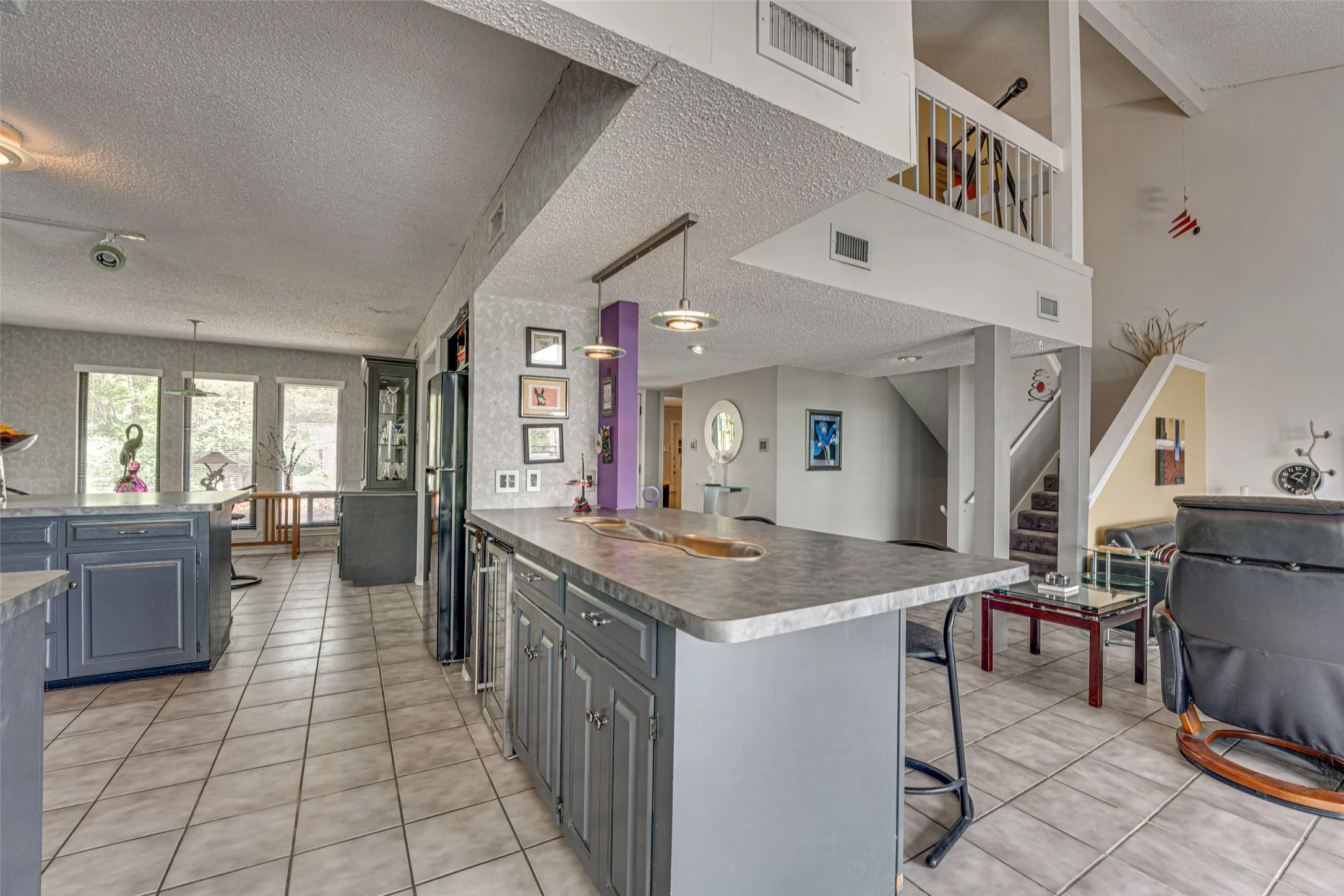 Townhouse For Sale in Rockwall County , 333 Columbia Drive, Rockwall, Texas 75032, 3 Bedroom, 3 Bathroom, 2 Garage spaces, 2,518 Sqft, built in 1983, mls#21292519, Real Estate Agent in Rockwall, Homes For Sale in Rockwall county, Homes For Sale in Rockwall, Realtor in Rockwall Texas, Real Estate Brokerage Independent Realty Texas, Luminita Cordes Realtor