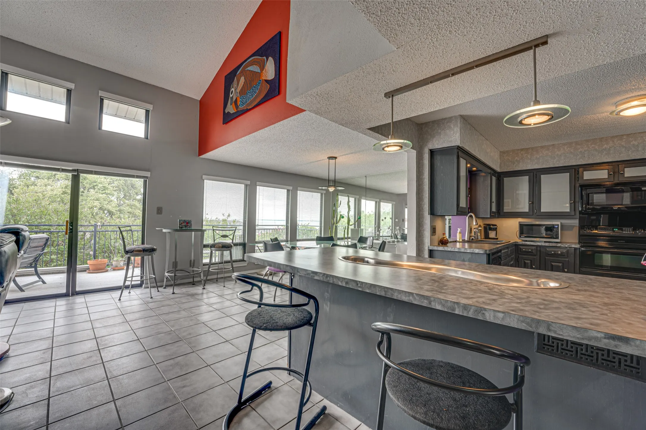 Townhouse For Sale in Rockwall County , 333 Columbia Drive, Rockwall, Texas 75032, 3 Bedroom, 3 Bathroom, 2 Garage spaces, 2,518 Sqft, built in 1983, mls#21292519, Real Estate Agent in Rockwall, Homes For Sale in Rockwall county, Homes For Sale in Rockwall, Realtor in Rockwall Texas, Real Estate Brokerage Independent Realty Texas, Luminita Cordes Realtor