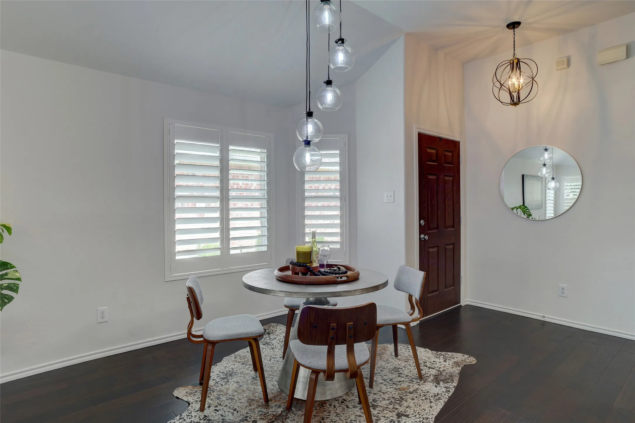 Townhouse For Sale in Collin County , 10323 Summit Run Drive, Frisco, Texas 75035, 2 Bedroom, 2 Bathroom, 2 Garage spaces, 1,372 Sqft, built in 2004, mls#21288475, Real Estate Agent in Frisco, Homes For Sale in Collin county, Homes For Sale in Frisco, Realtor in Frisco Texas, Real Estate Brokerage Independent Realty Texas, Luminita Cordes Realtor