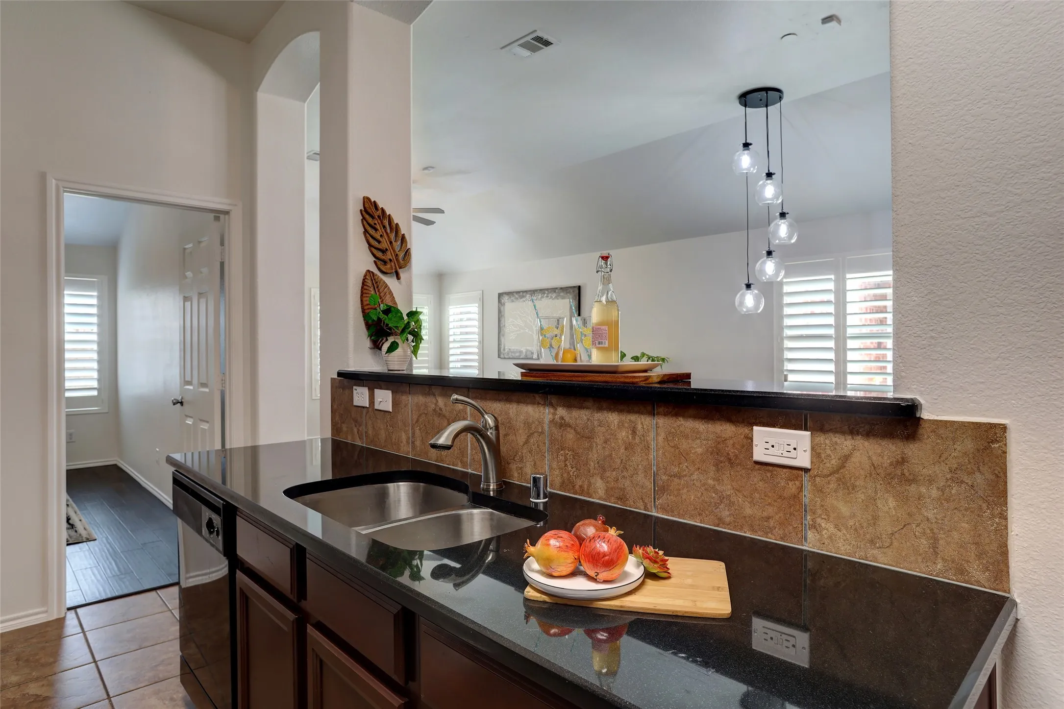 Townhouse For Sale in Collin County , 10323 Summit Run Drive, Frisco, Texas 75035, 2 Bedroom, 2 Bathroom, 2 Garage spaces, 1,372 Sqft, built in 2004, mls#21288475, Real Estate Agent in Frisco, Homes For Sale in Collin county, Homes For Sale in Frisco, Realtor in Frisco Texas, Real Estate Brokerage Independent Realty Texas, Luminita Cordes Realtor