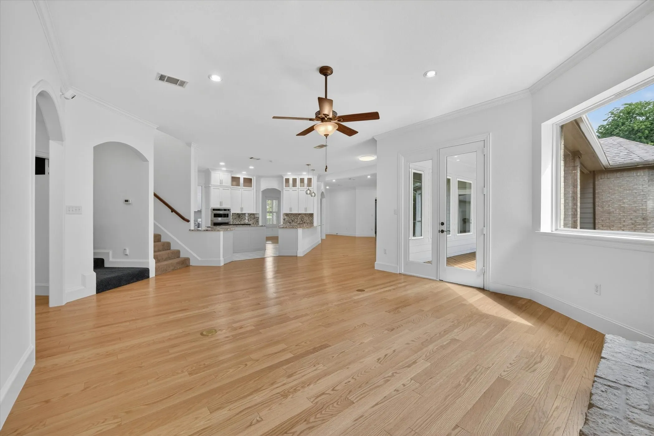 Single Family Residence For Sale in Denton County , 8517 Stallion Street, Denton, Texas 76208, 4 Bedroom, 6 Bathroom, 3 Garage spaces, 4,438 Sqft, built in 2007, mls#21290450, Real Estate Agent in Denton, Homes For Sale in Denton county, Homes For Sale in Denton, Realtor in Denton Texas, Real Estate Brokerage Independent Realty Texas, Luminita Cordes Realtor