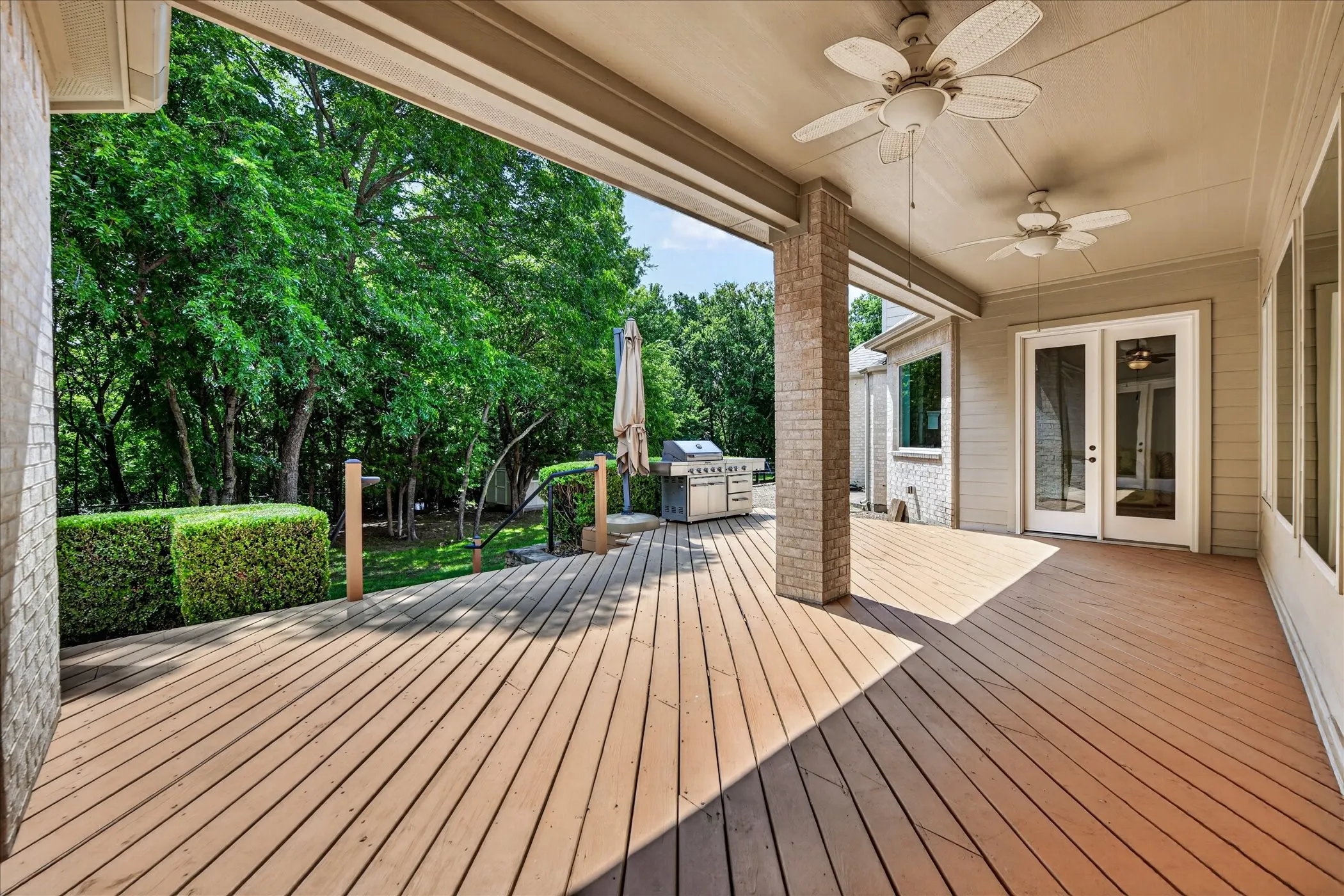 Single Family Residence For Sale in Denton County , 8517 Stallion Street, Denton, Texas 76208, 4 Bedroom, 6 Bathroom, 3 Garage spaces, 4,438 Sqft, built in 2007, mls#21290450, Real Estate Agent in Denton, Homes For Sale in Denton county, Homes For Sale in Denton, Realtor in Denton Texas, Real Estate Brokerage Independent Realty Texas, Luminita Cordes Realtor