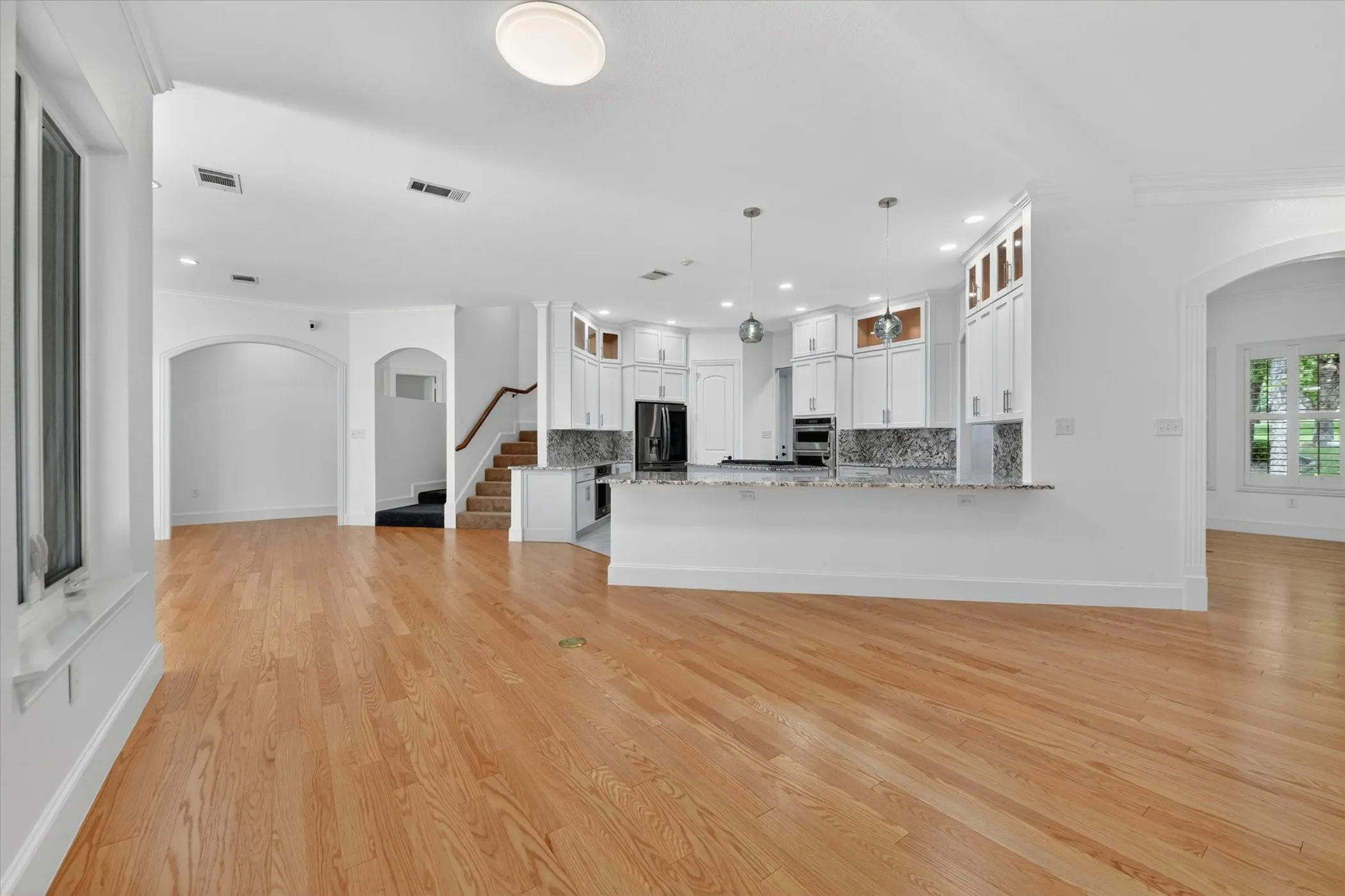 Single Family Residence For Sale in Denton County , 8517 Stallion Street, Denton, Texas 76208, 4 Bedroom, 6 Bathroom, 3 Garage spaces, 4,438 Sqft, built in 2007, mls#21290450, Real Estate Agent in Denton, Homes For Sale in Denton county, Homes For Sale in Denton, Realtor in Denton Texas, Real Estate Brokerage Independent Realty Texas, Luminita Cordes Realtor