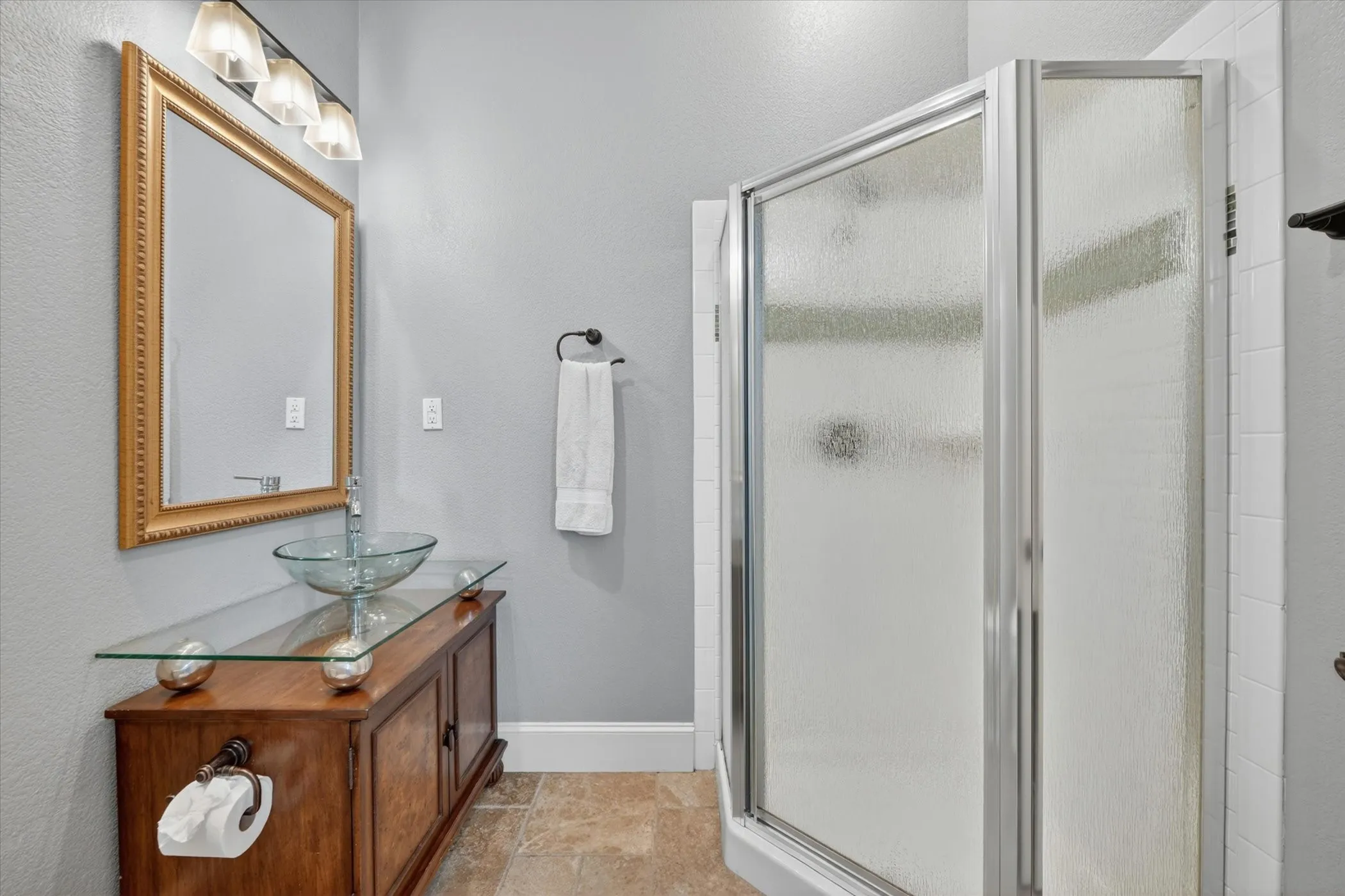 Single Family Residence For Sale in Denton County , 8517 Stallion Street, Denton, Texas 76208, 4 Bedroom, 6 Bathroom, 3 Garage spaces, 4,438 Sqft, built in 2007, mls#21290450, Real Estate Agent in Denton, Homes For Sale in Denton county, Homes For Sale in Denton, Realtor in Denton Texas, Real Estate Brokerage Independent Realty Texas, Luminita Cordes Realtor