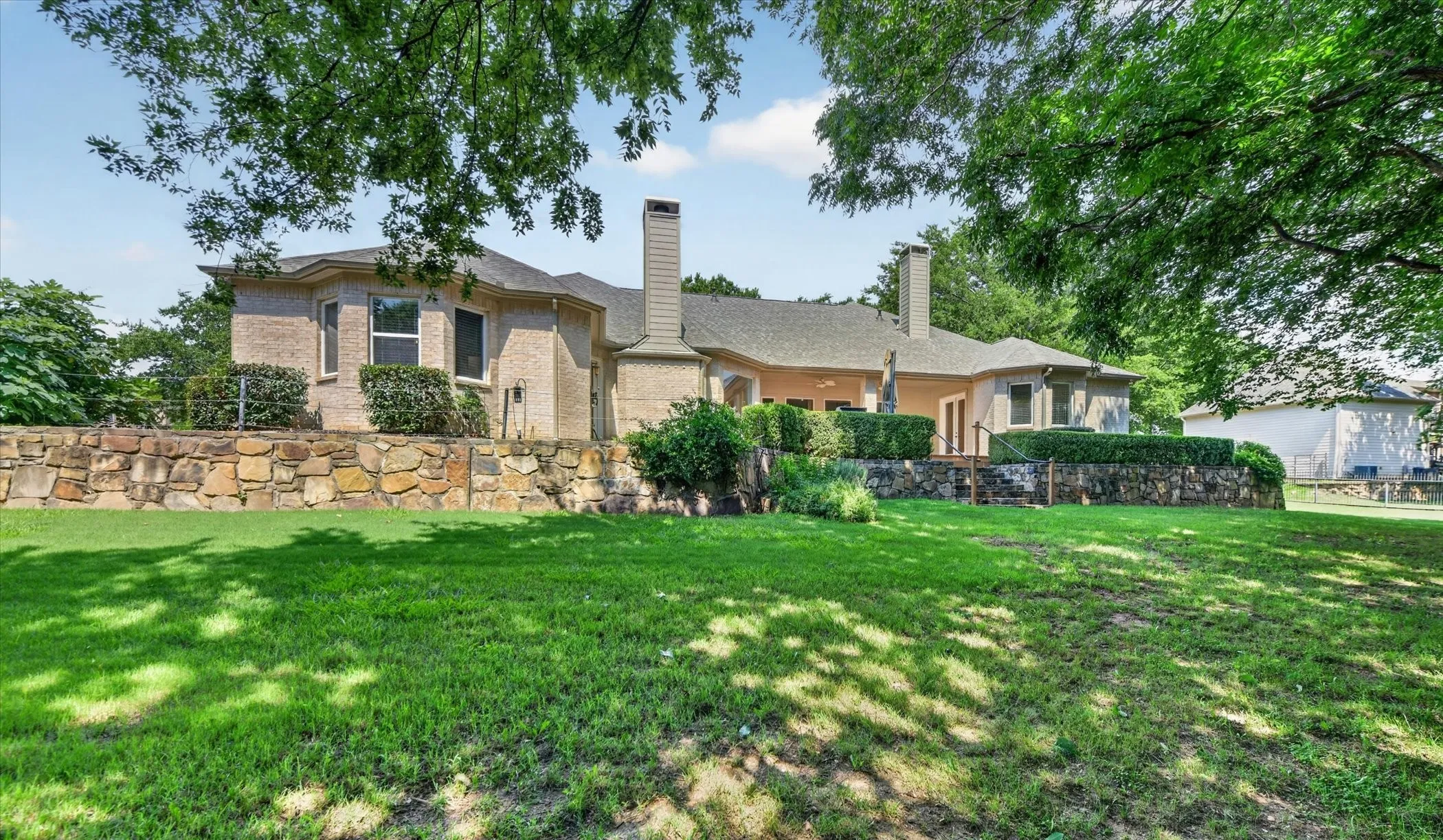 Single Family Residence For Sale in Denton County , 8517 Stallion Street, Denton, Texas 76208, 4 Bedroom, 6 Bathroom, 3 Garage spaces, 4,438 Sqft, built in 2007, mls#21290450, Real Estate Agent in Denton, Homes For Sale in Denton county, Homes For Sale in Denton, Realtor in Denton Texas, Real Estate Brokerage Independent Realty Texas, Luminita Cordes Realtor