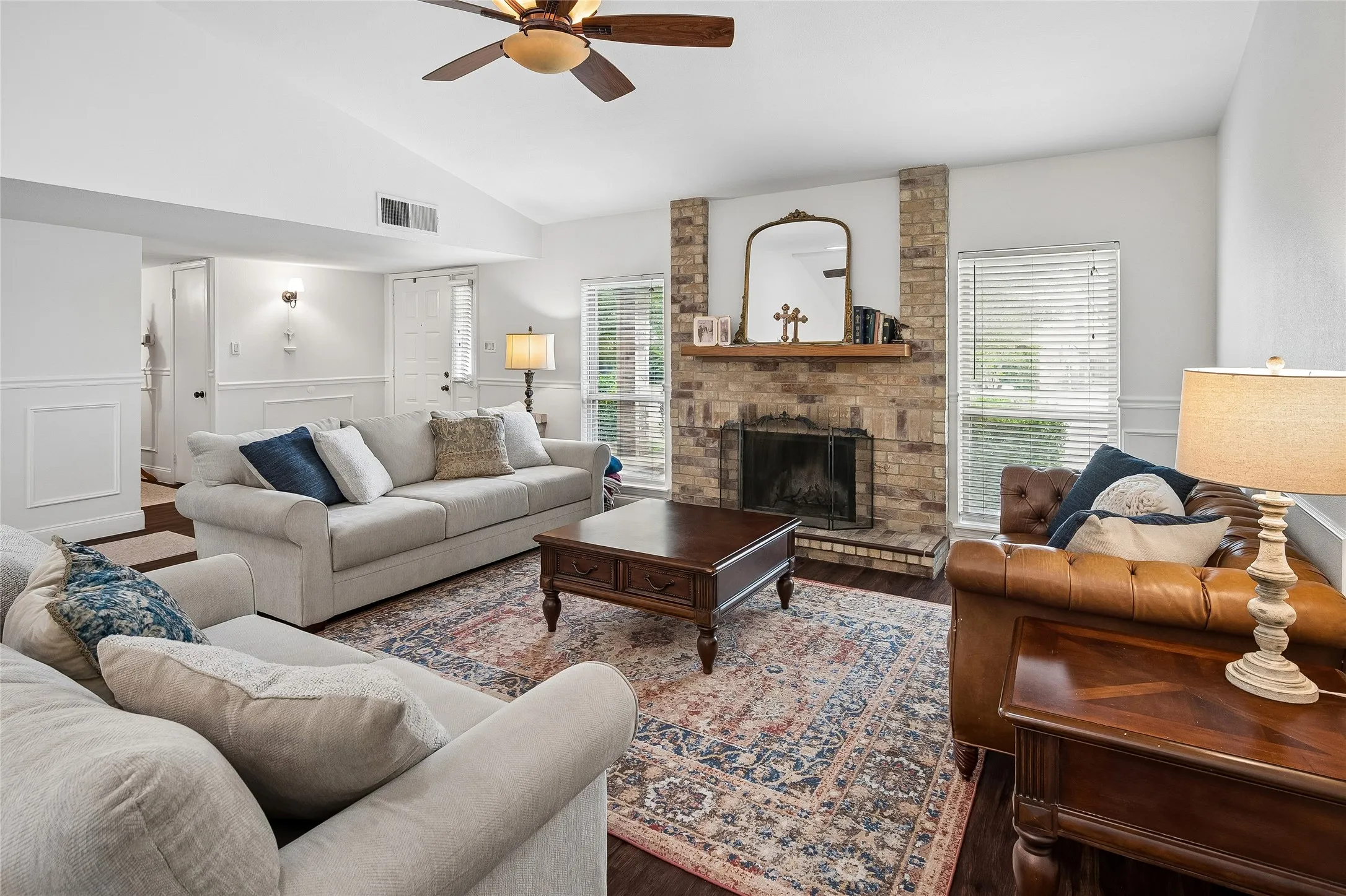 Single Family Residence For Sale in Denton County , 3017 Newcastle Court, Flower Mound, Texas 75028, 3 Bedroom, 2 Bathroom, 2 Garage spaces, 1,802 Sqft, built in 1984, mls#21287177, Real Estate Agent in Flower Mound, Homes For Sale in Denton county, Homes For Sale in Flower Mound, Realtor in Flower Mound Texas, Real Estate Brokerage Independent Realty Texas, Luminita Cordes Realtor