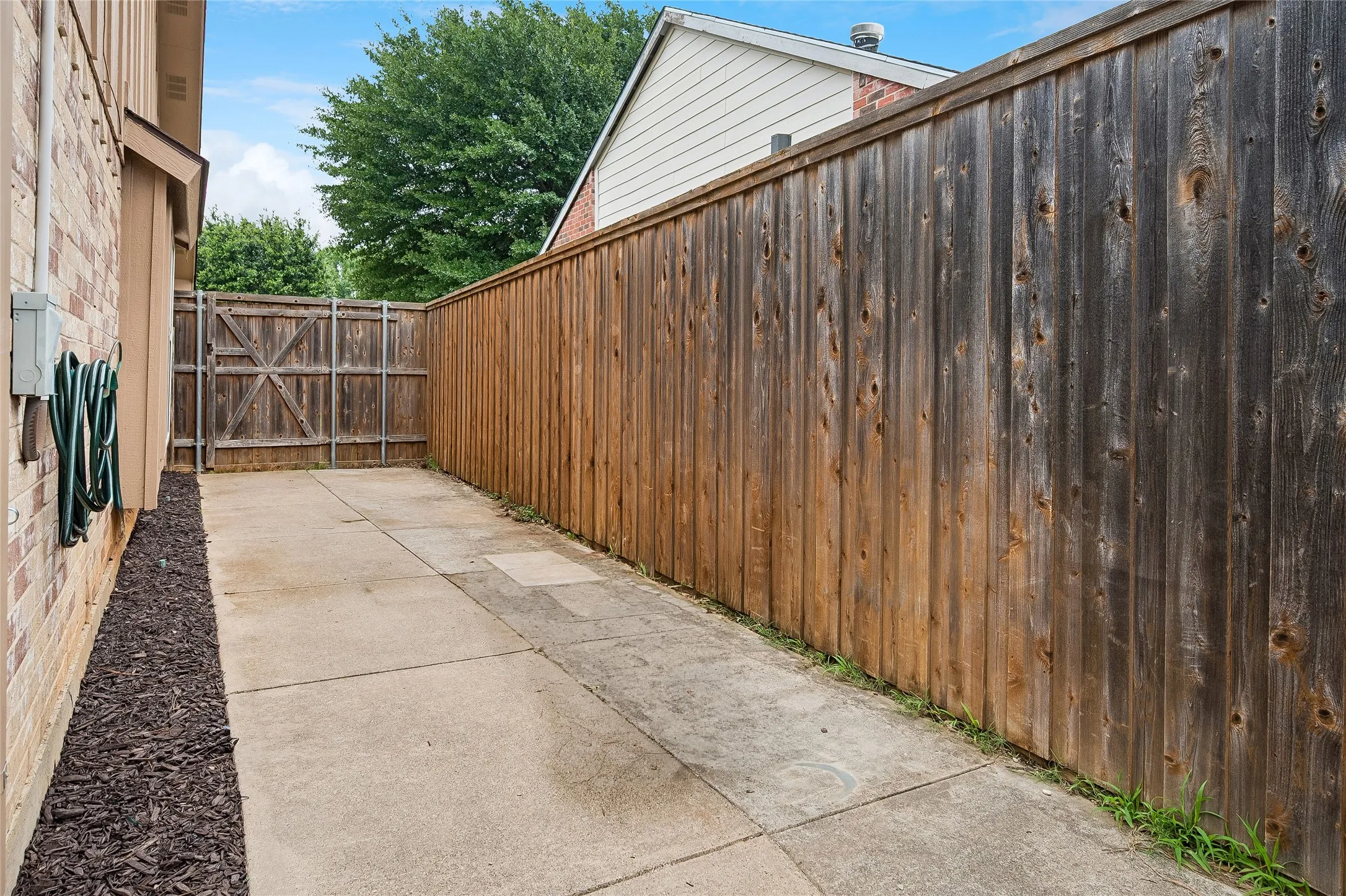 Single Family Residence For Sale in Denton County , 3017 Newcastle Court, Flower Mound, Texas 75028, 3 Bedroom, 2 Bathroom, 2 Garage spaces, 1,802 Sqft, built in 1984, mls#21287177, Real Estate Agent in Flower Mound, Homes For Sale in Denton county, Homes For Sale in Flower Mound, Realtor in Flower Mound Texas, Real Estate Brokerage Independent Realty Texas, Luminita Cordes Realtor