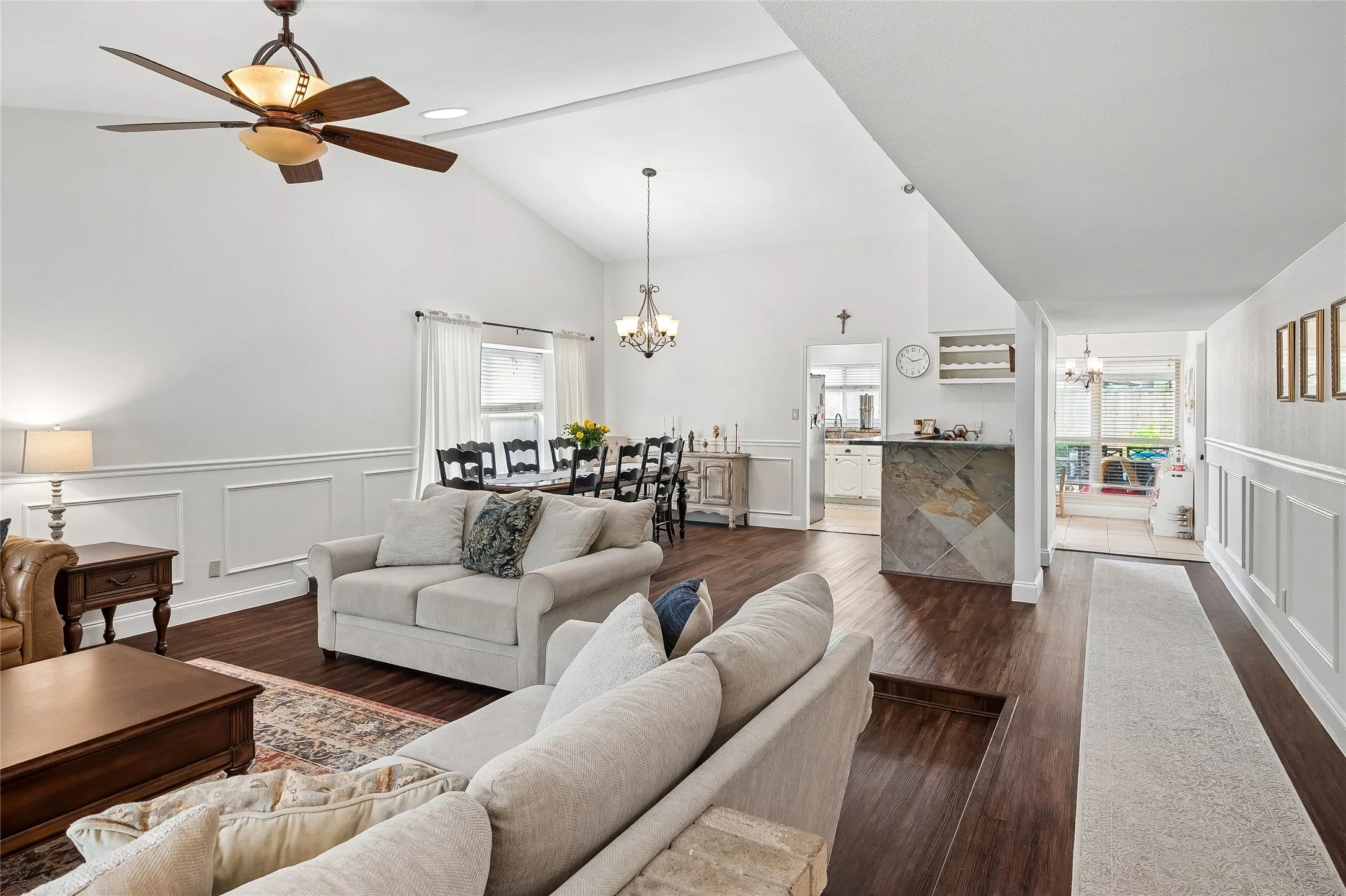 Single Family Residence For Sale in Denton County , 3017 Newcastle Court, Flower Mound, Texas 75028, 3 Bedroom, 2 Bathroom, 2 Garage spaces, 1,802 Sqft, built in 1984, mls#21287177, Real Estate Agent in Flower Mound, Homes For Sale in Denton county, Homes For Sale in Flower Mound, Realtor in Flower Mound Texas, Real Estate Brokerage Independent Realty Texas, Luminita Cordes Realtor