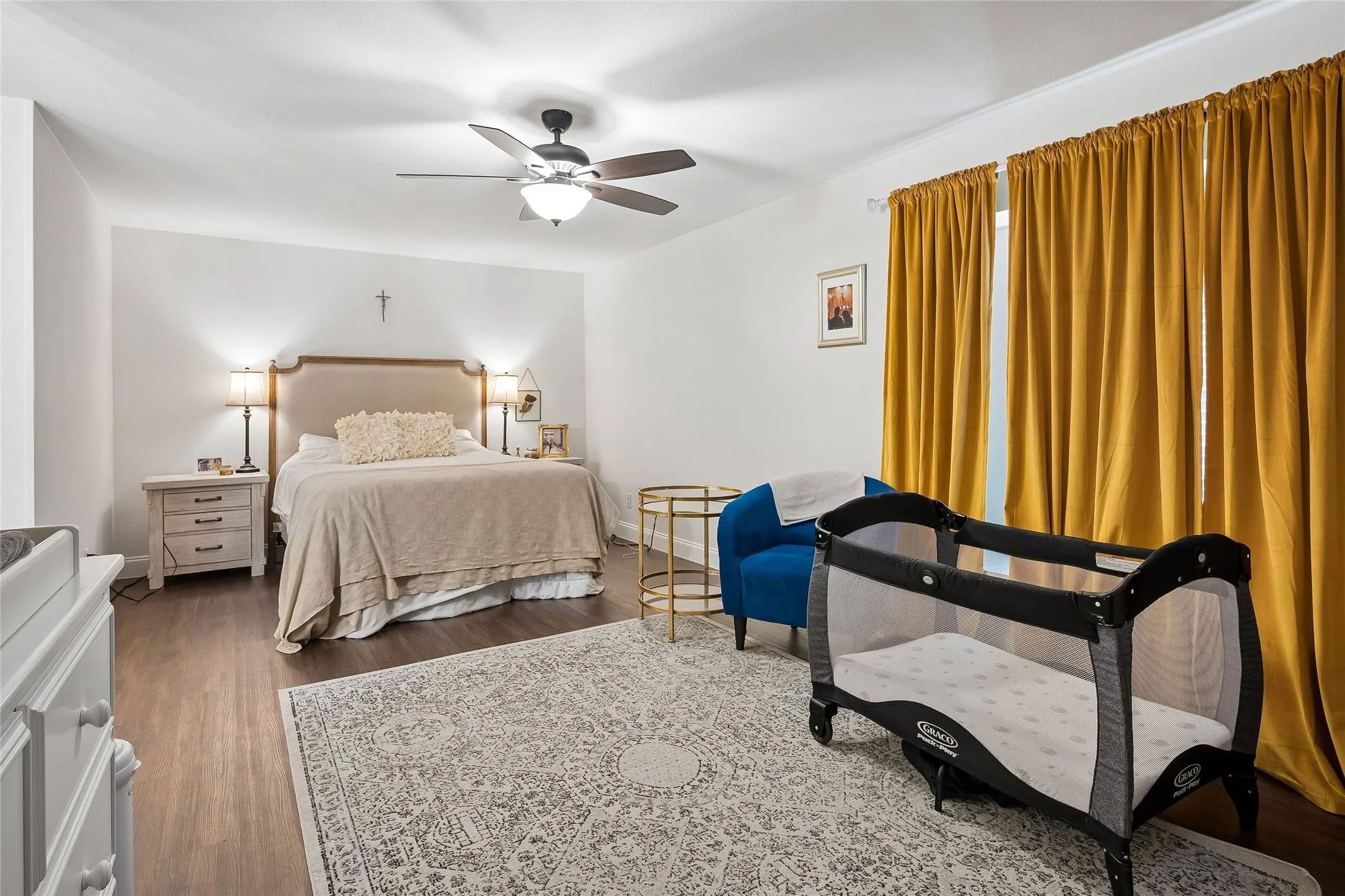 Single Family Residence For Sale in Denton County , 3017 Newcastle Court, Flower Mound, Texas 75028, 3 Bedroom, 2 Bathroom, 2 Garage spaces, 1,802 Sqft, built in 1984, mls#21287177, Real Estate Agent in Flower Mound, Homes For Sale in Denton county, Homes For Sale in Flower Mound, Realtor in Flower Mound Texas, Real Estate Brokerage Independent Realty Texas, Luminita Cordes Realtor