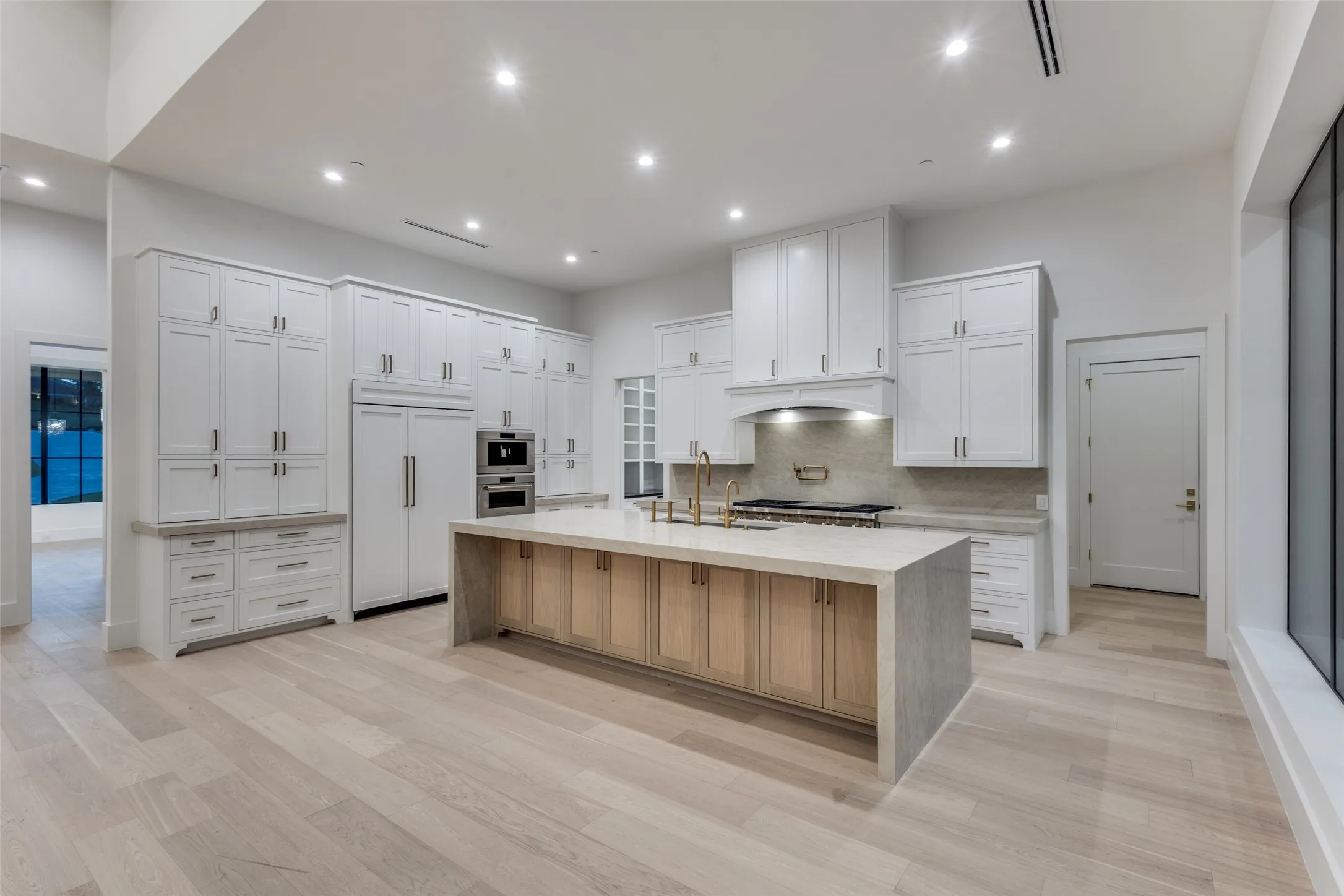 Single Family Residence For Sale in Collin County , 4636 Lake Breeze Drive, Mc Kinney, Texas 75071, 6 Bedroom, 8 Bathroom, 5 Garage spaces, 7,509 Sqft, built in 2025, mls#21291975, Real Estate Agent in Mc Kinney, Homes For Sale in Collin county, Homes For Sale in Mc Kinney, Realtor in Mc Kinney Texas, Real Estate Brokerage Independent Realty Texas, Luminita Cordes Realtor