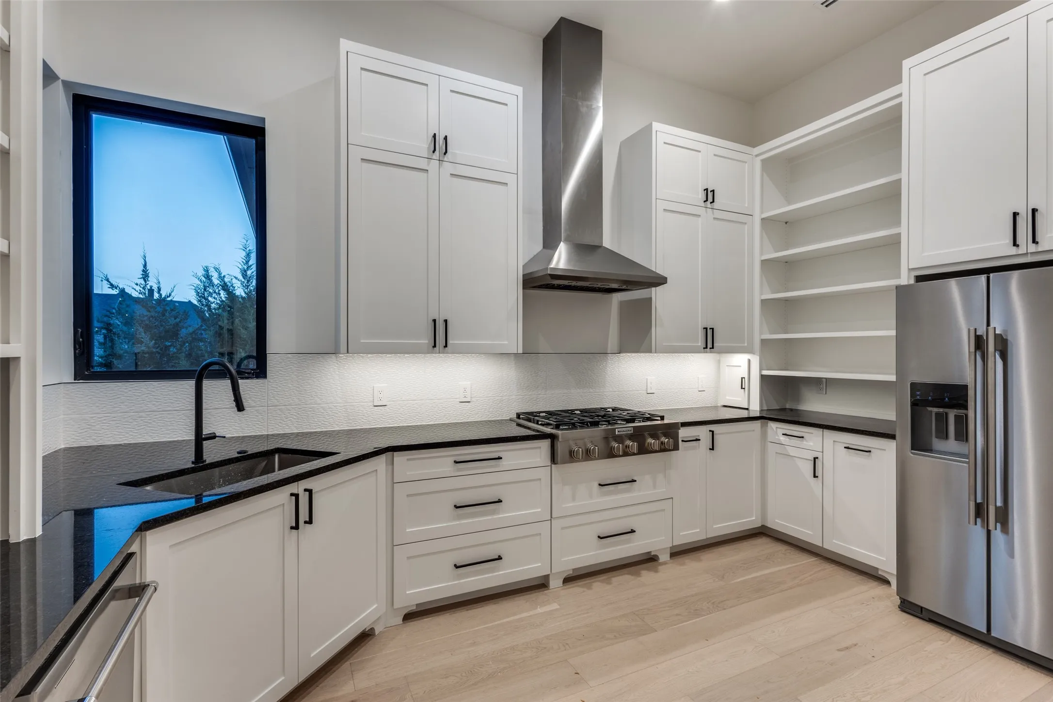 Single Family Residence For Sale in Collin County , 4636 Lake Breeze Drive, Mc Kinney, Texas 75071, 6 Bedroom, 8 Bathroom, 5 Garage spaces, 7,509 Sqft, built in 2025, mls#21291975, Real Estate Agent in Mc Kinney, Homes For Sale in Collin county, Homes For Sale in Mc Kinney, Realtor in Mc Kinney Texas, Real Estate Brokerage Independent Realty Texas, Luminita Cordes Realtor