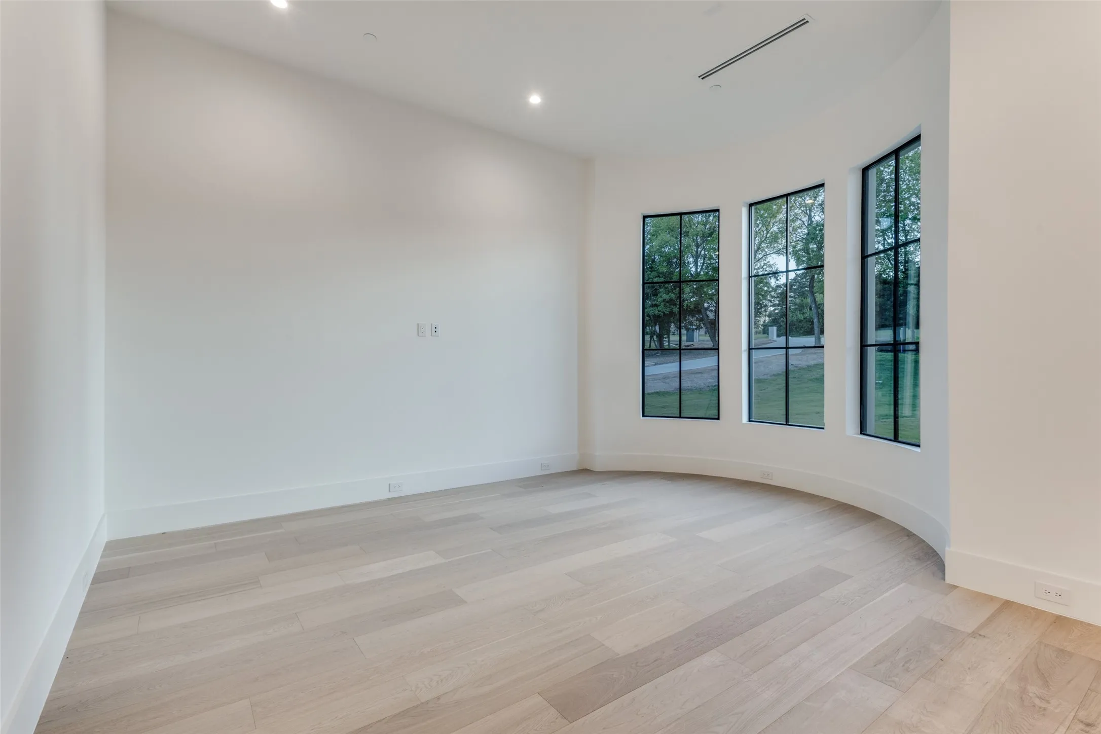 Single Family Residence For Sale in Collin County , 4636 Lake Breeze Drive, Mc Kinney, Texas 75071, 6 Bedroom, 8 Bathroom, 5 Garage spaces, 7,509 Sqft, built in 2025, mls#21291975, Real Estate Agent in Mc Kinney, Homes For Sale in Collin county, Homes For Sale in Mc Kinney, Realtor in Mc Kinney Texas, Real Estate Brokerage Independent Realty Texas, Luminita Cordes Realtor