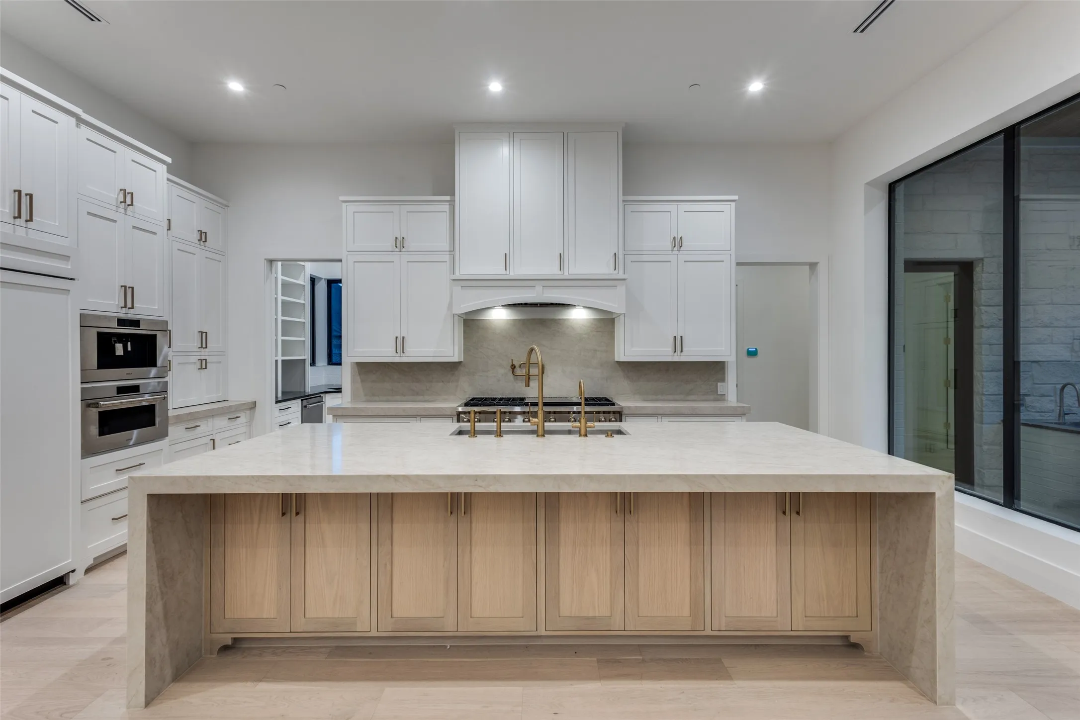 Single Family Residence For Sale in Collin County , 4636 Lake Breeze Drive, Mc Kinney, Texas 75071, 6 Bedroom, 8 Bathroom, 5 Garage spaces, 7,509 Sqft, built in 2025, mls#21291975, Real Estate Agent in Mc Kinney, Homes For Sale in Collin county, Homes For Sale in Mc Kinney, Realtor in Mc Kinney Texas, Real Estate Brokerage Independent Realty Texas, Luminita Cordes Realtor