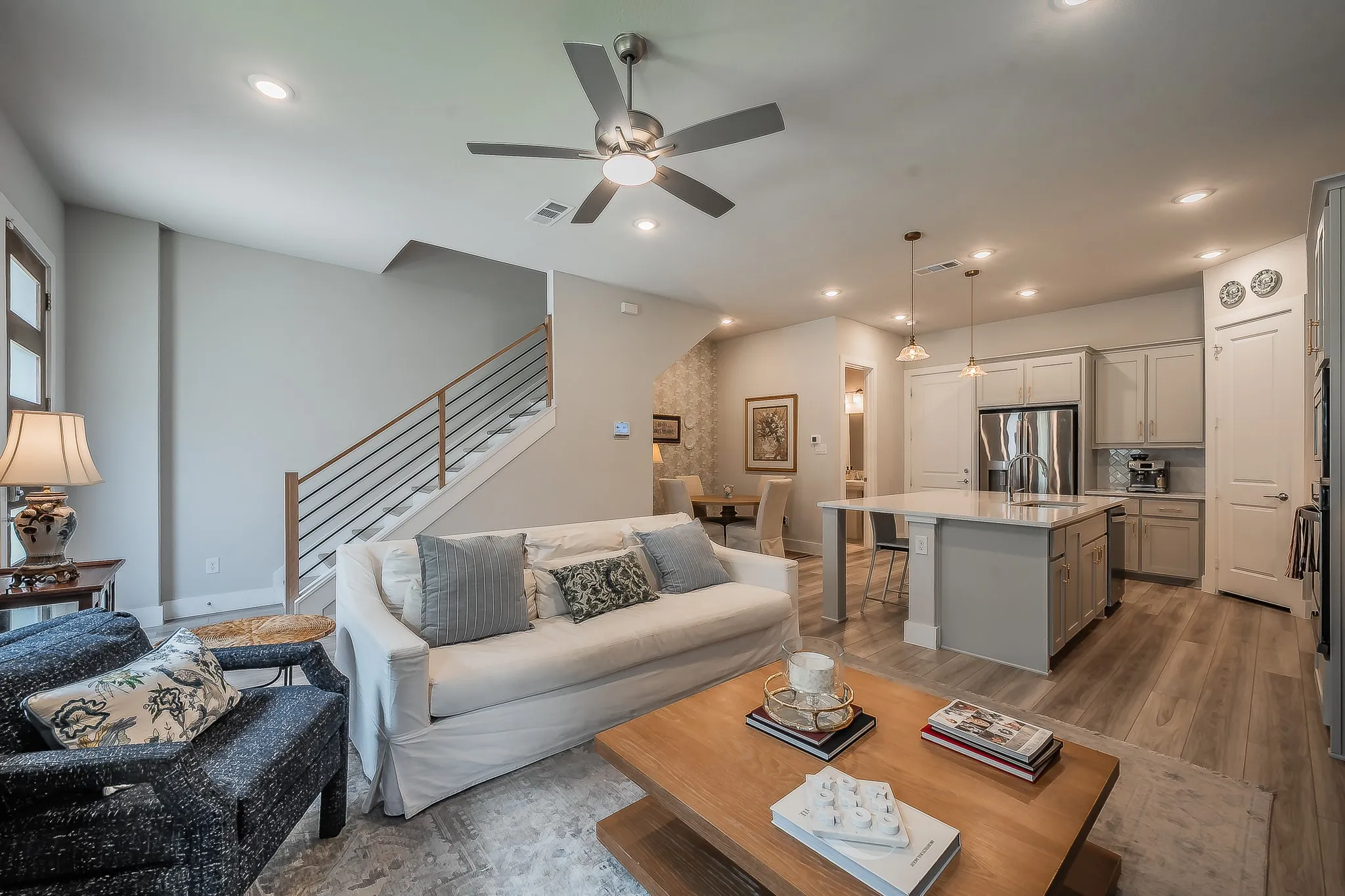 Single Family Residence For Sale in Dallas County , 8106 Emsworth Drive, Dallas, Texas 75231, 3 Bedroom, 3 Bathroom, 2 Garage spaces, 1,760 Sqft, built in 2022, mls#21291126, Real Estate Agent in Dallas, Homes For Sale in Dallas county, Homes For Sale in Dallas, Realtor in Dallas Texas, Real Estate Brokerage Independent Realty Texas, Luminita Cordes Realtor