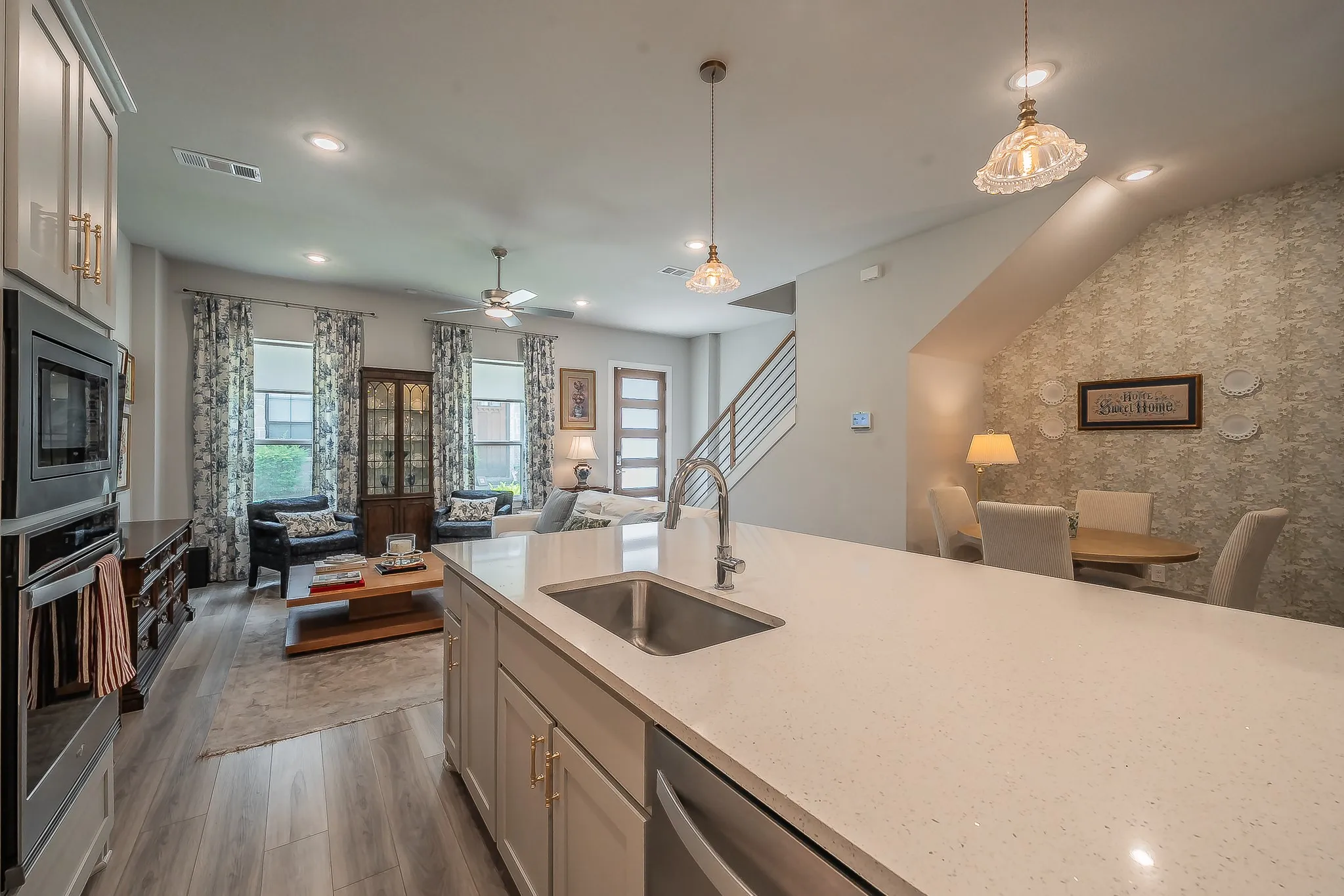 Single Family Residence For Sale in Dallas County , 8106 Emsworth Drive, Dallas, Texas 75231, 3 Bedroom, 3 Bathroom, 2 Garage spaces, 1,760 Sqft, built in 2022, mls#21291126, Real Estate Agent in Dallas, Homes For Sale in Dallas county, Homes For Sale in Dallas, Realtor in Dallas Texas, Real Estate Brokerage Independent Realty Texas, Luminita Cordes Realtor