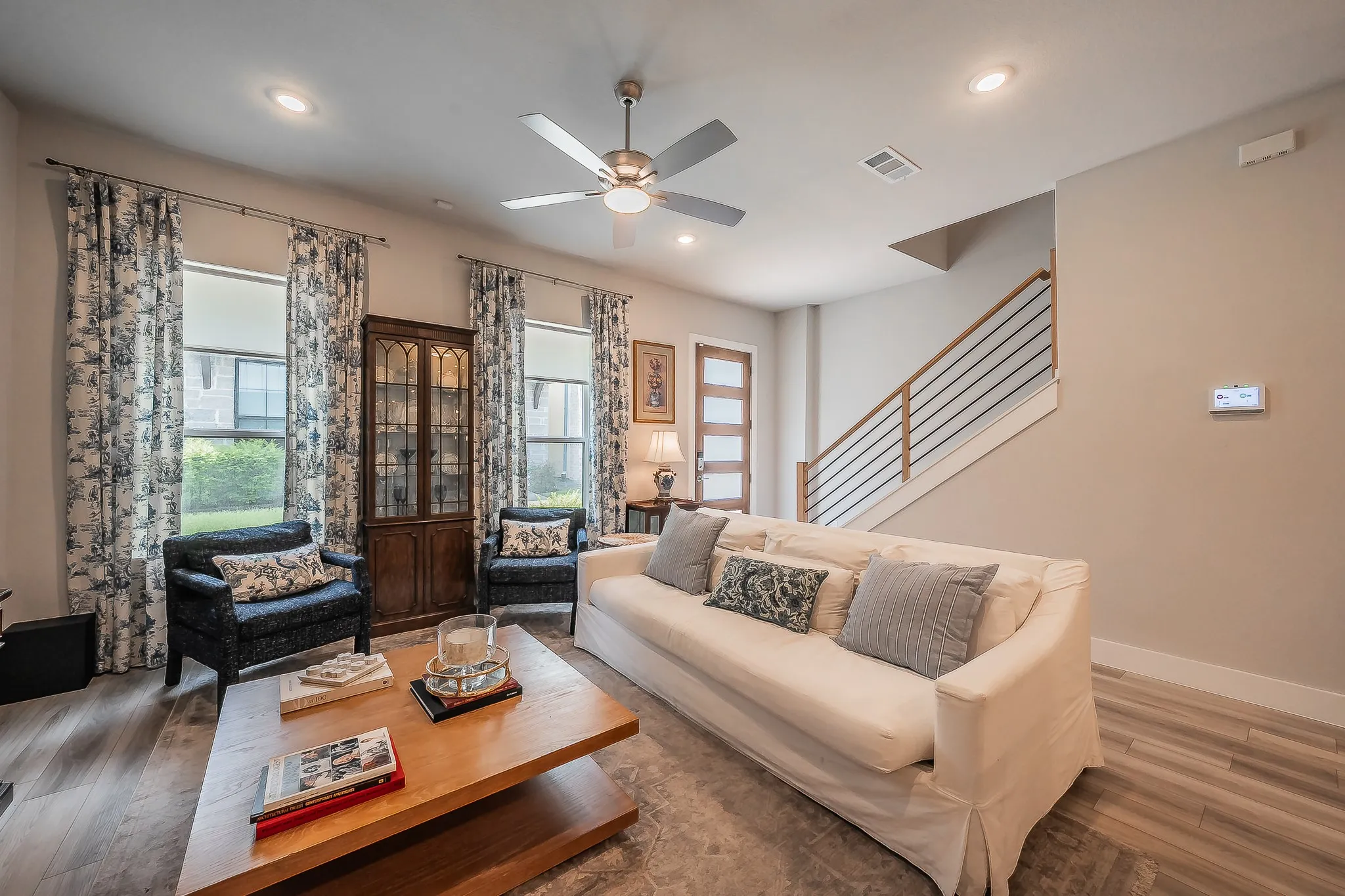 Single Family Residence For Sale in Dallas County , 8106 Emsworth Drive, Dallas, Texas 75231, 3 Bedroom, 3 Bathroom, 2 Garage spaces, 1,760 Sqft, built in 2022, mls#21291126, Real Estate Agent in Dallas, Homes For Sale in Dallas county, Homes For Sale in Dallas, Realtor in Dallas Texas, Real Estate Brokerage Independent Realty Texas, Luminita Cordes Realtor