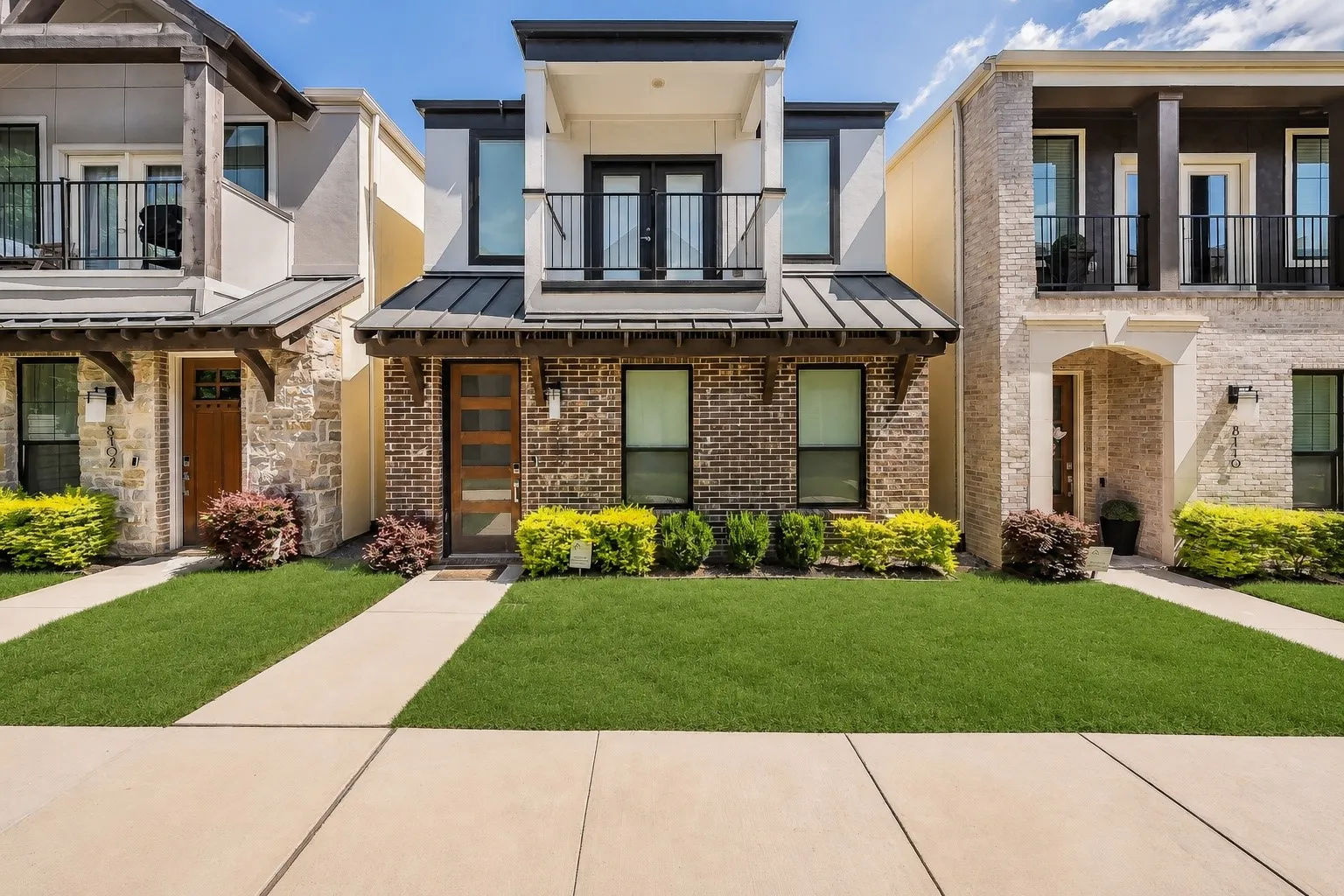 Single Family Residence For Sale in Dallas County , 8106 Emsworth Drive, Dallas, Texas 75231, 3 Bedroom, 3 Bathroom, 2 Garage spaces, 1,760 Sqft, built in 2022, mls#21291126, Real Estate Agent in Dallas, Homes For Sale in Dallas county, Homes For Sale in Dallas, Realtor in Dallas Texas, Real Estate Brokerage Independent Realty Texas, Luminita Cordes Realtor